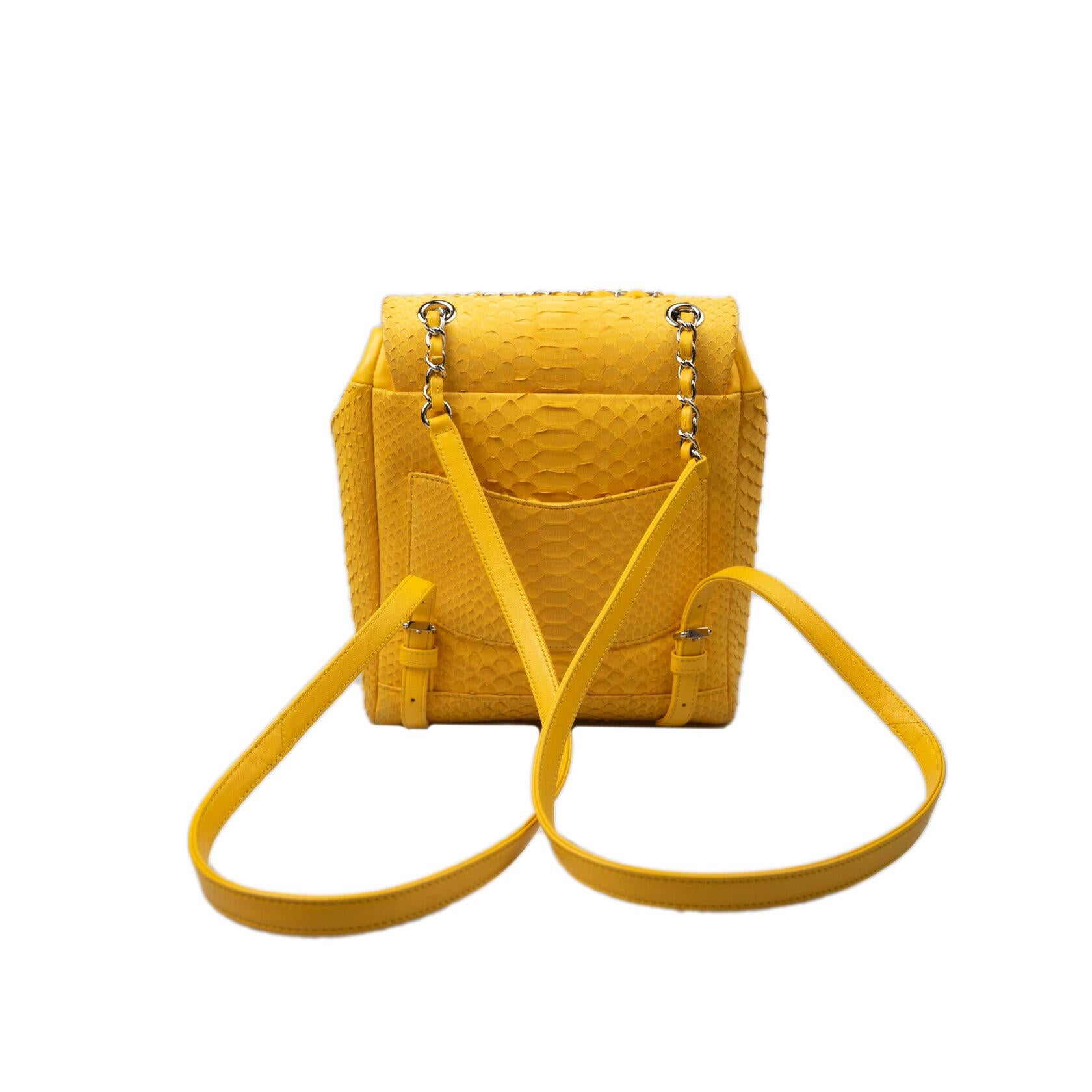 CONDITION: A: Excellent condition with few signs of use; carefully kept.
SIZE: 24/35/13 cm; Adjustable Handles min 82 cm - max 96 cm.
BRAND: CHANEL
MODEL: Urban Spirit Backpack Medium
Yellow color
MATERIAL: Python
INSIDE COLOR: Yellow
INSIDE