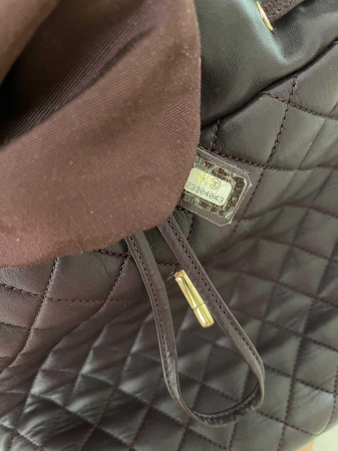 CHANEL Urban Spirit Burgundy Large Backpack In Good Condition In Krakow, PL