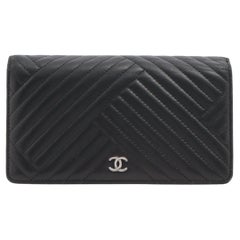 Chanel V Stitch Lammfell Brieftasche Schwarz