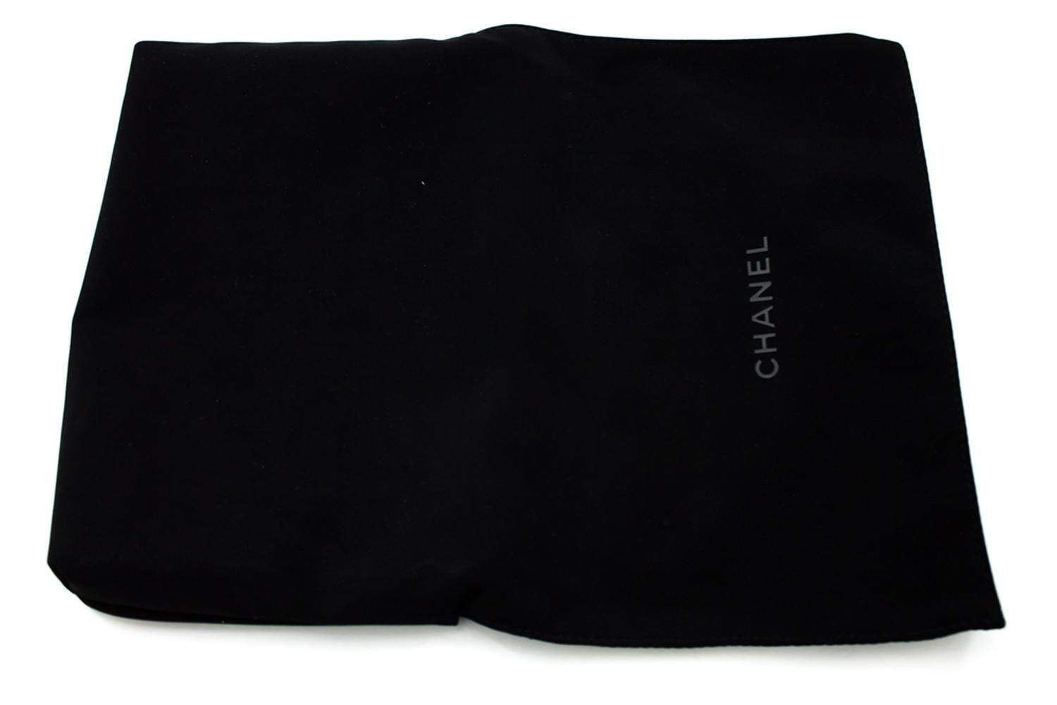CHANEL V-Stitch WOC Wallet On Chain Black Shoulder Crossbody Bag Leather 12