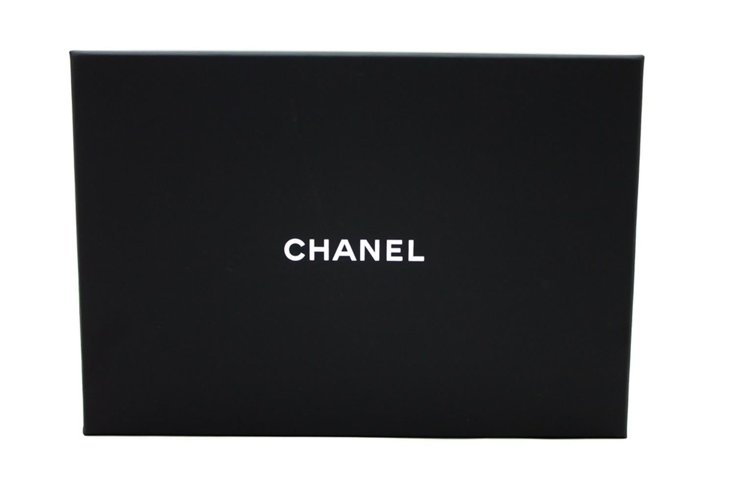 CHANEL V-Stitch WOC Wallet On Chain Black Shoulder Crossbody Bag Leather 14