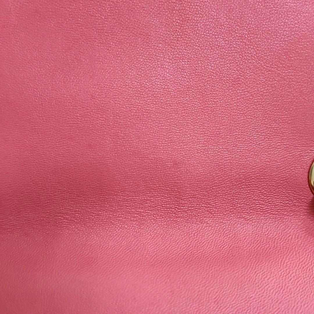 Chanel Valentine's Heart Charm-Klappe Medium Rosa Lammfell Leder Gold Hardware im Angebot 3