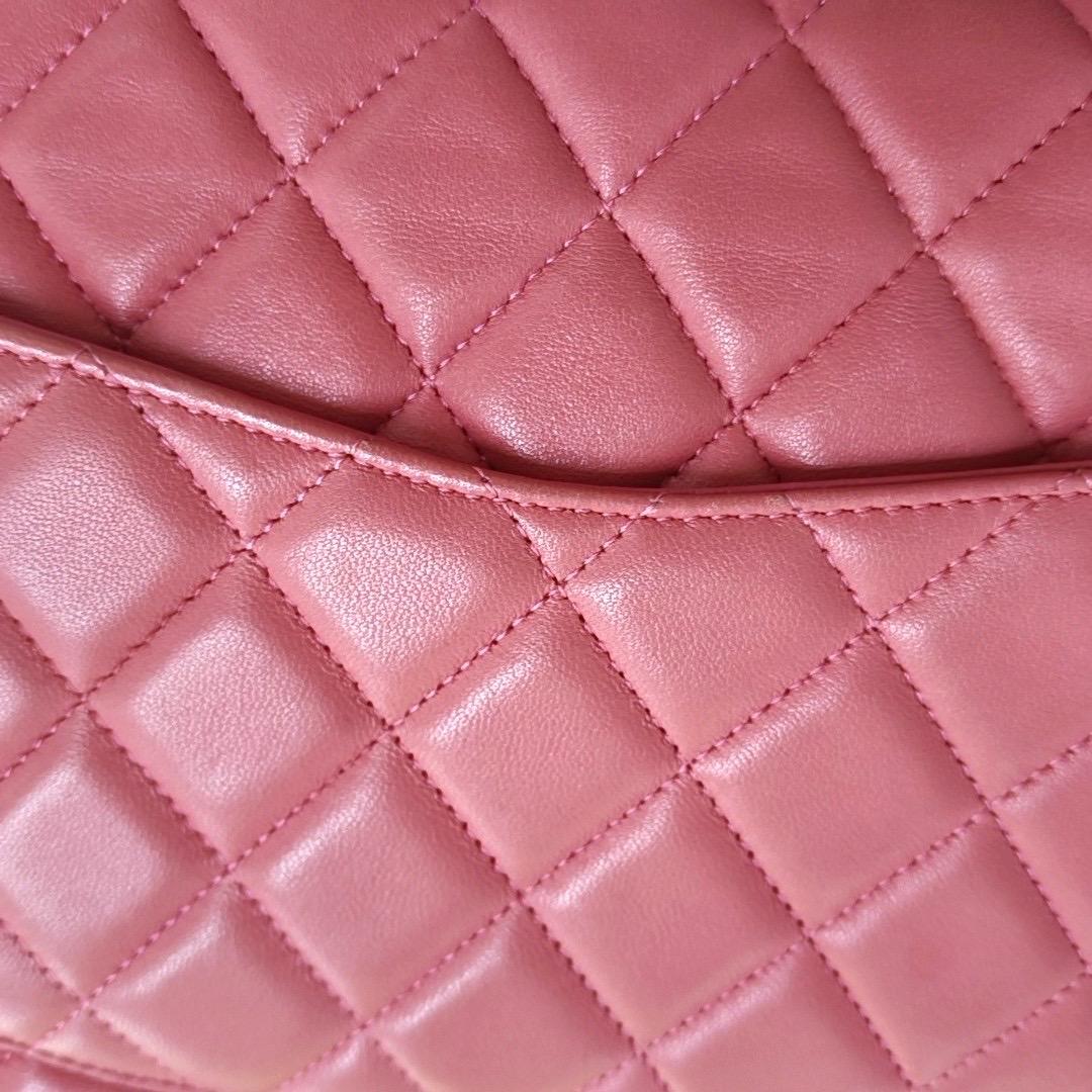 Chanel Valentine's Heart Charm-Klappe Medium Rosa Lammfell Leder Gold Hardware im Angebot 4
