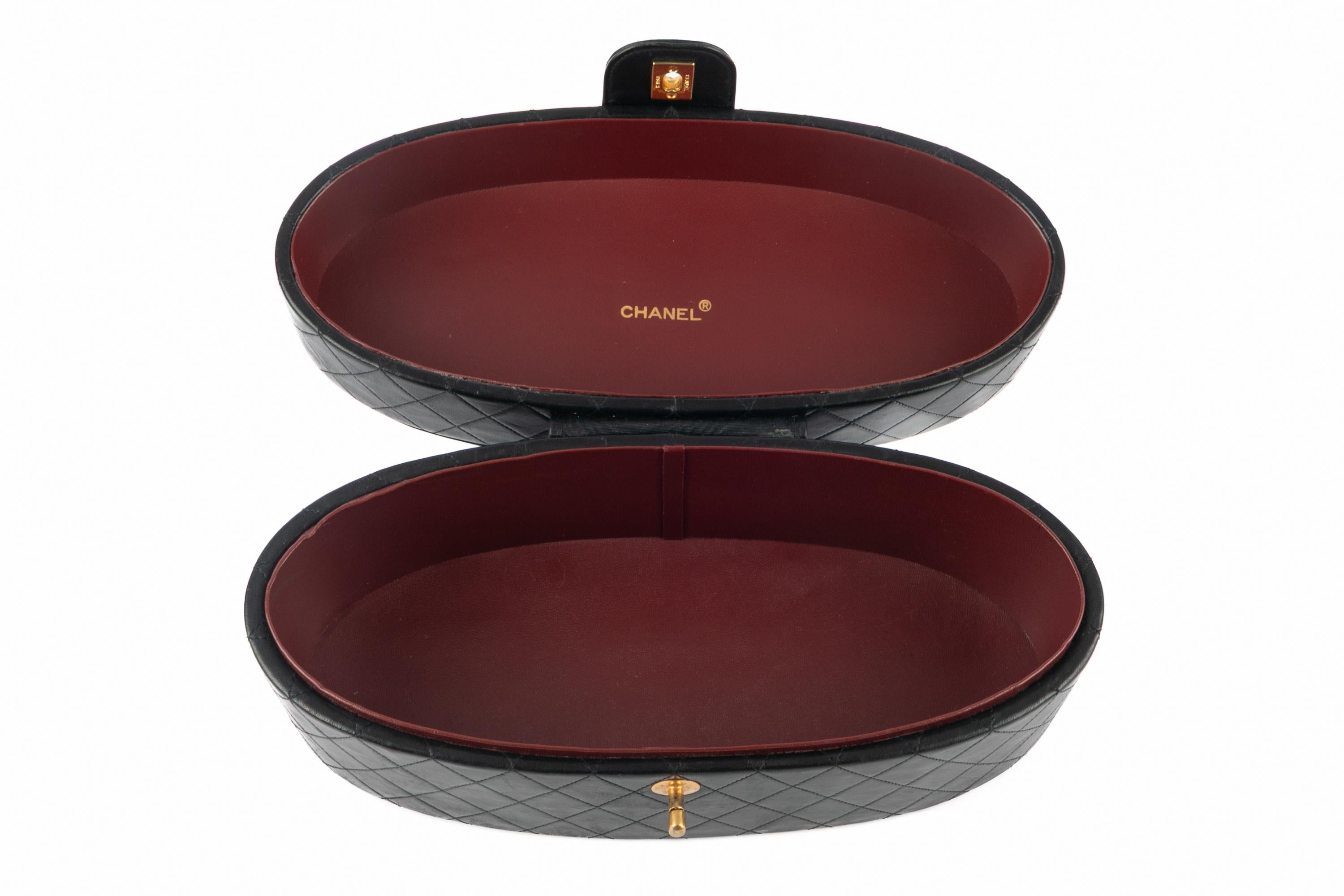 Sac Vanity de Chanel 1986-1988 en vente 5