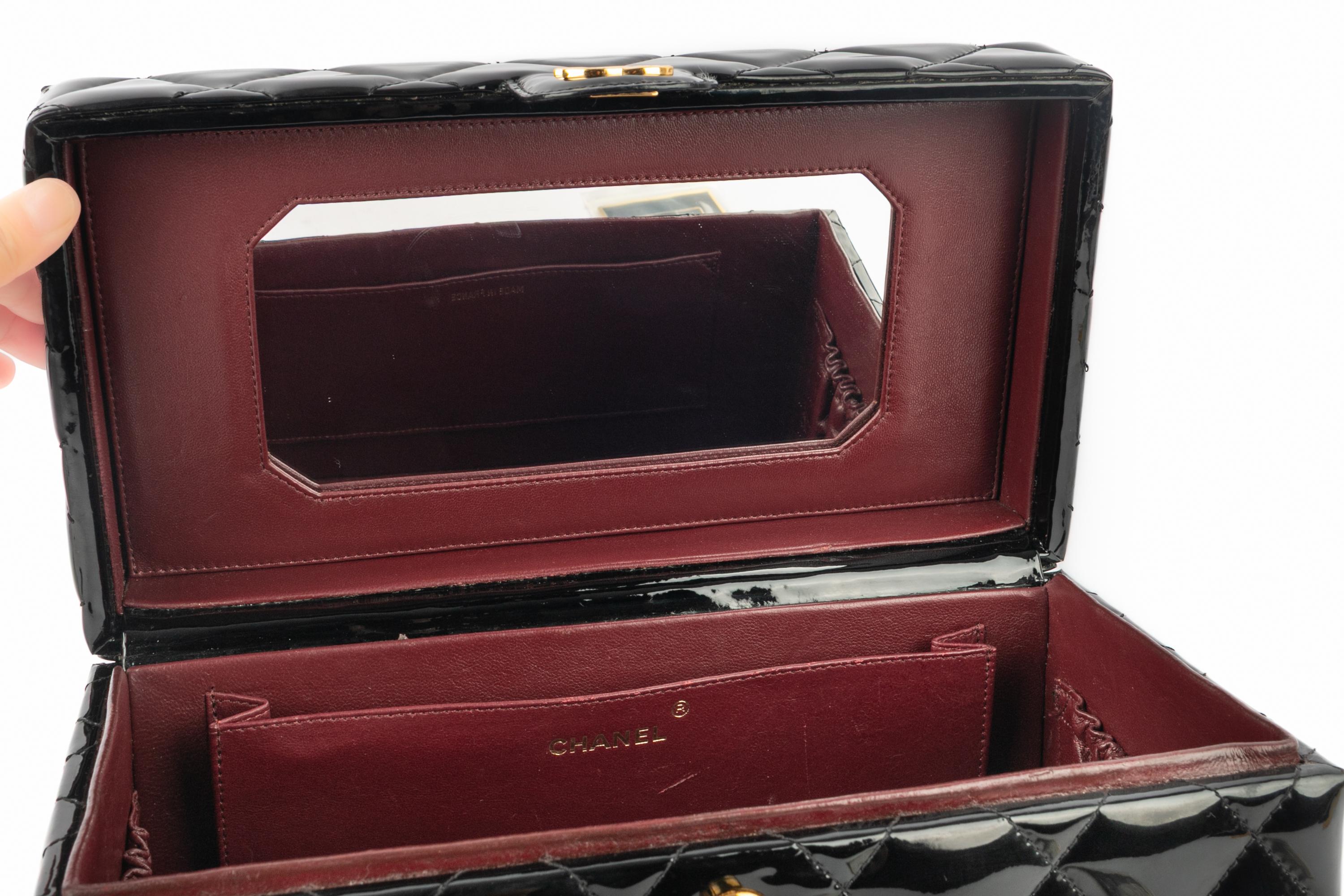 Sac de toilette Chanel en vente 6