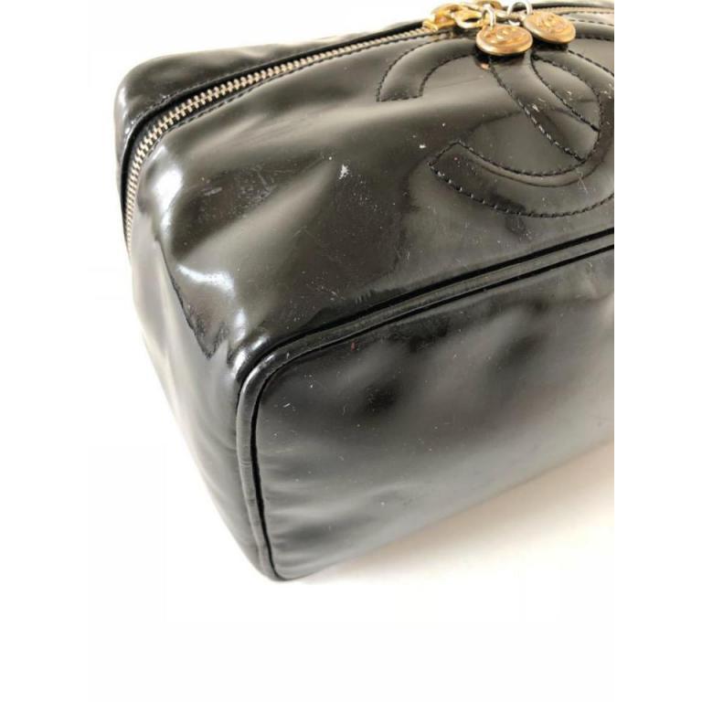 Chanel Vanity Case Cc Logo 232864 Black Patent Leather Clutch For Sale 2