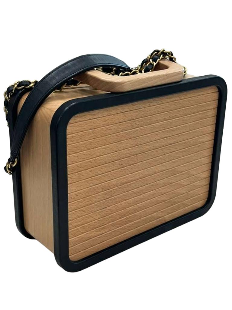 Chanel Vanity Case Chip-On Wood Wood Leather Box with Chain Strap AS2927 en vente 2