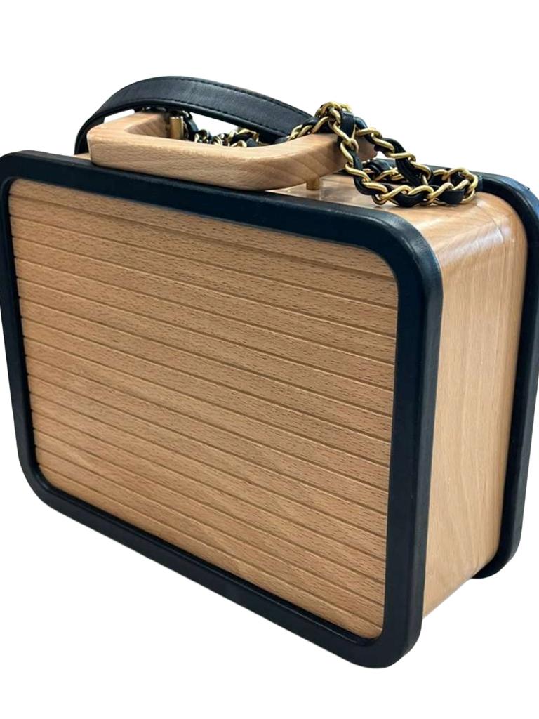 Chanel Vanity Case Chip-On Wood Wood Leather Box with Chain Strap AS2927 en vente 3