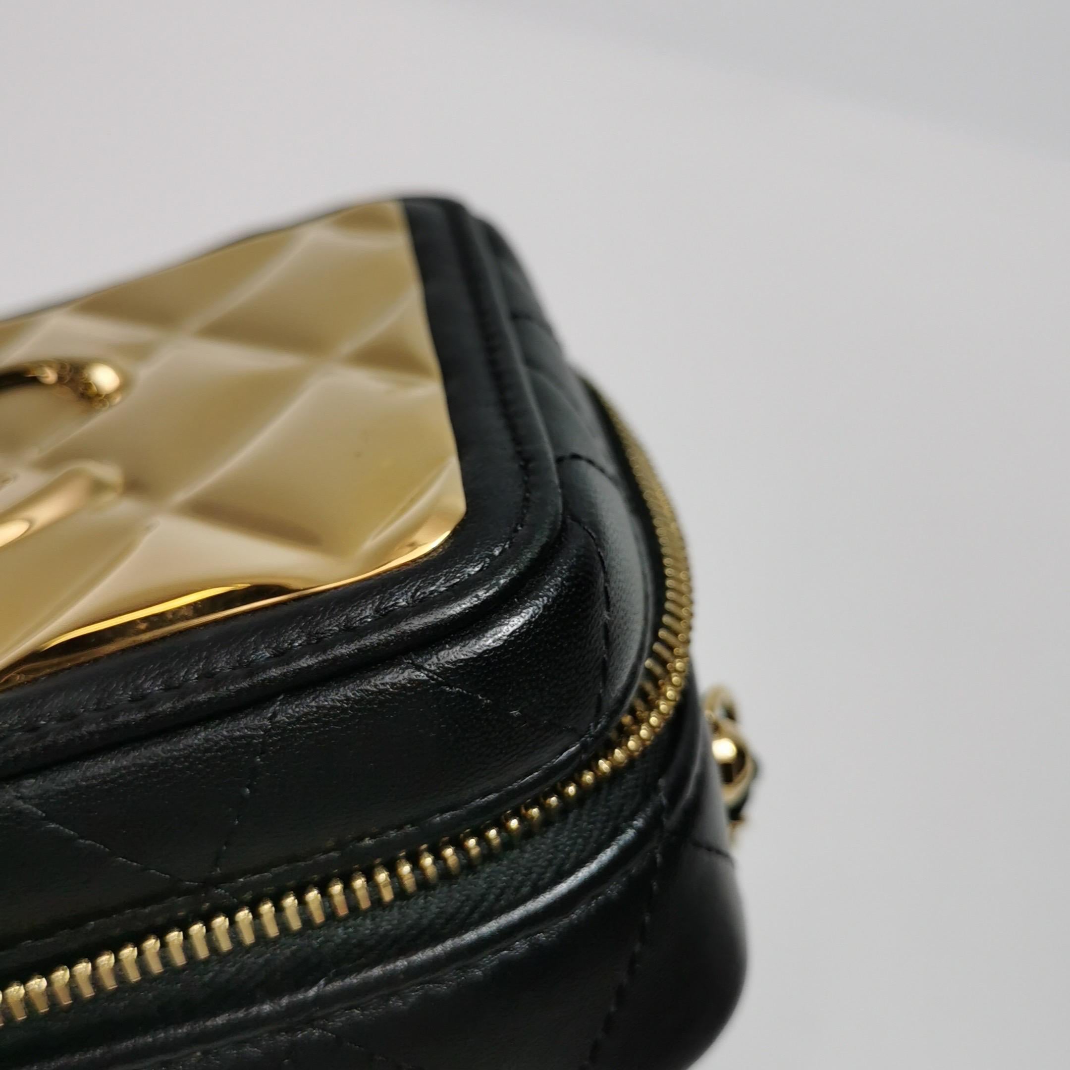 Chanel Porta Vanity Mini Nero Trapuntato in Pelle d'Agnello Piastra Dorata 2021 in vendita 7