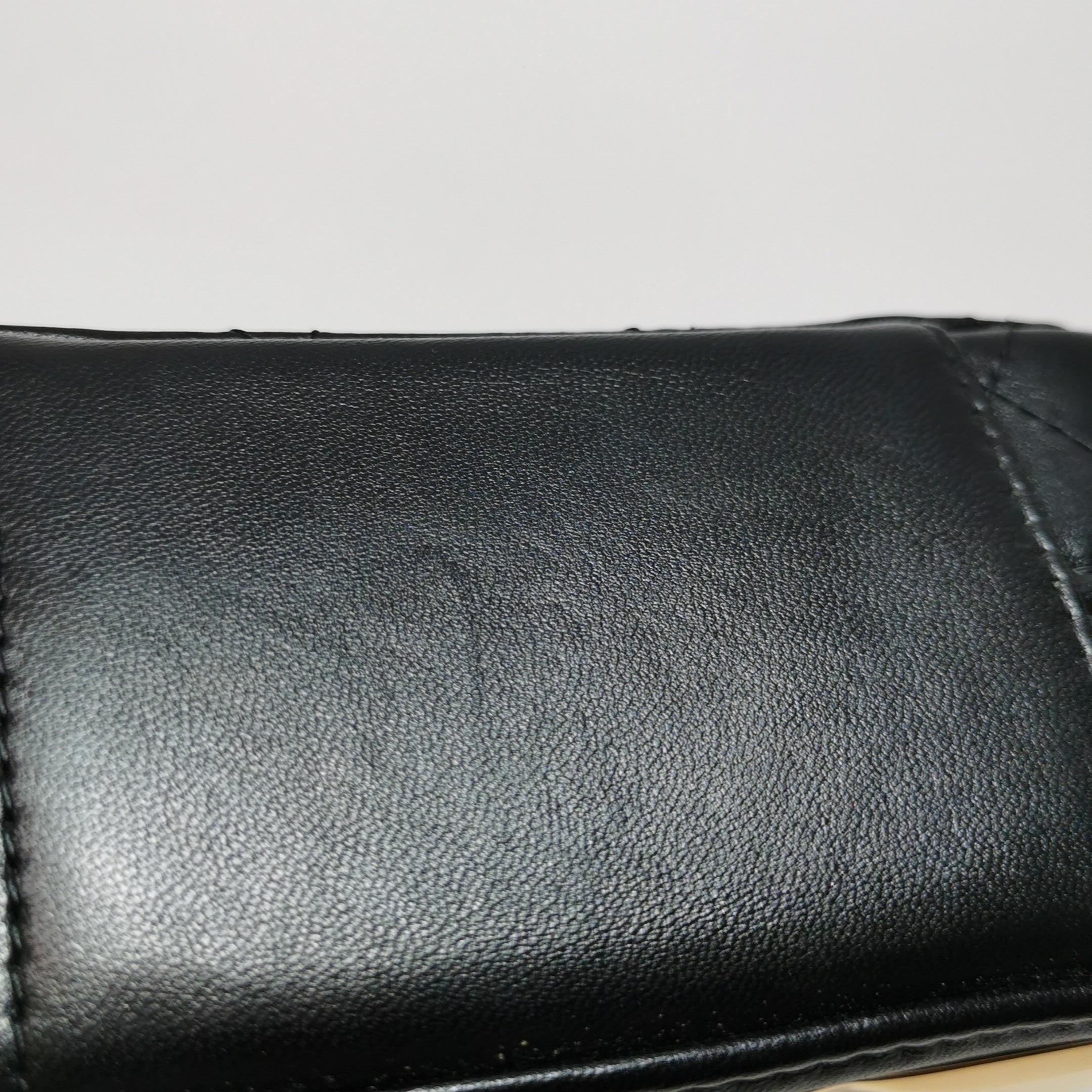 Chanel Porta Vanity Mini Nero Trapuntato in Pelle d'Agnello Piastra Dorata 2021 in vendita 10