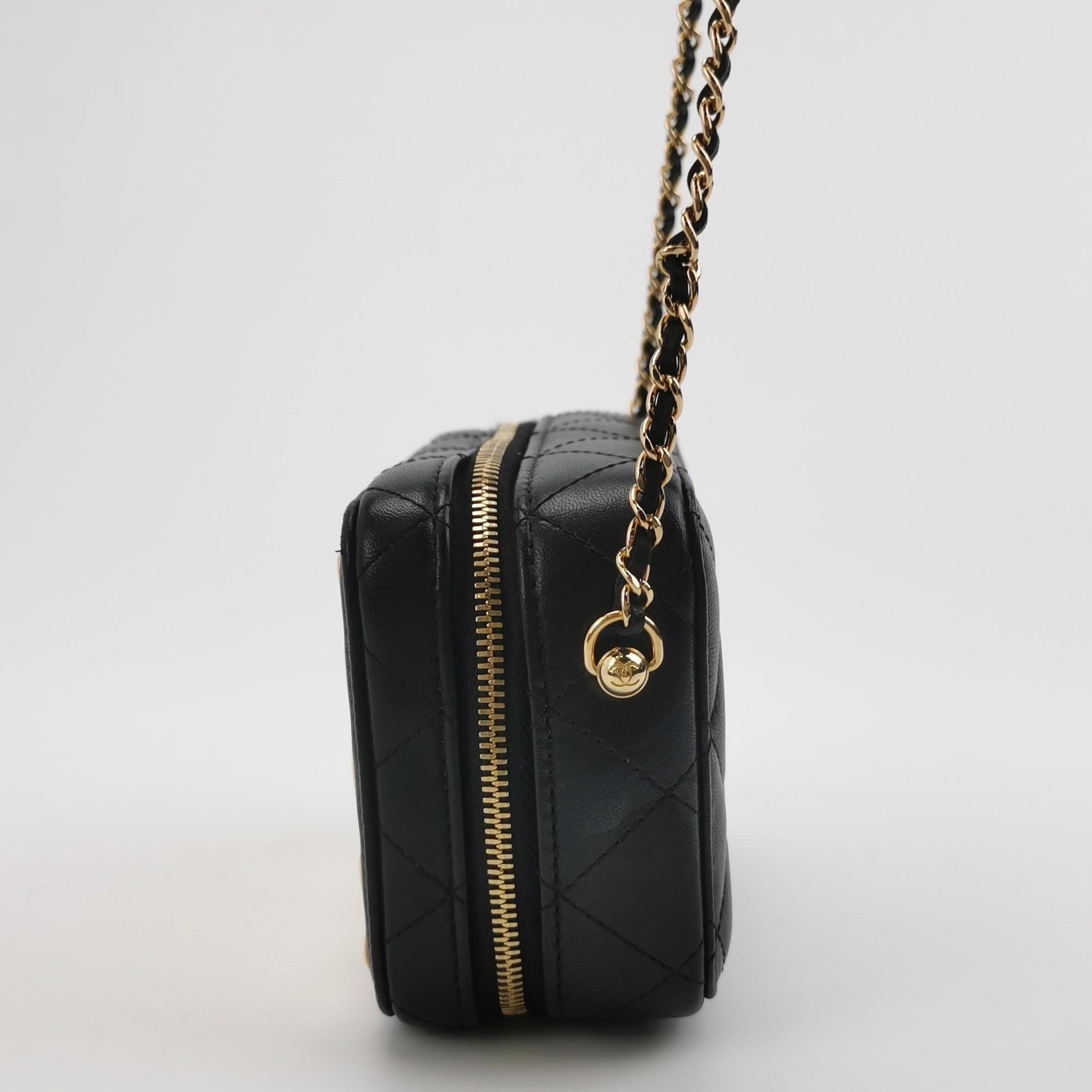 Donna Chanel Porta Vanity Mini Nero Trapuntato in Pelle d'Agnello Piastra Dorata 2021 in vendita