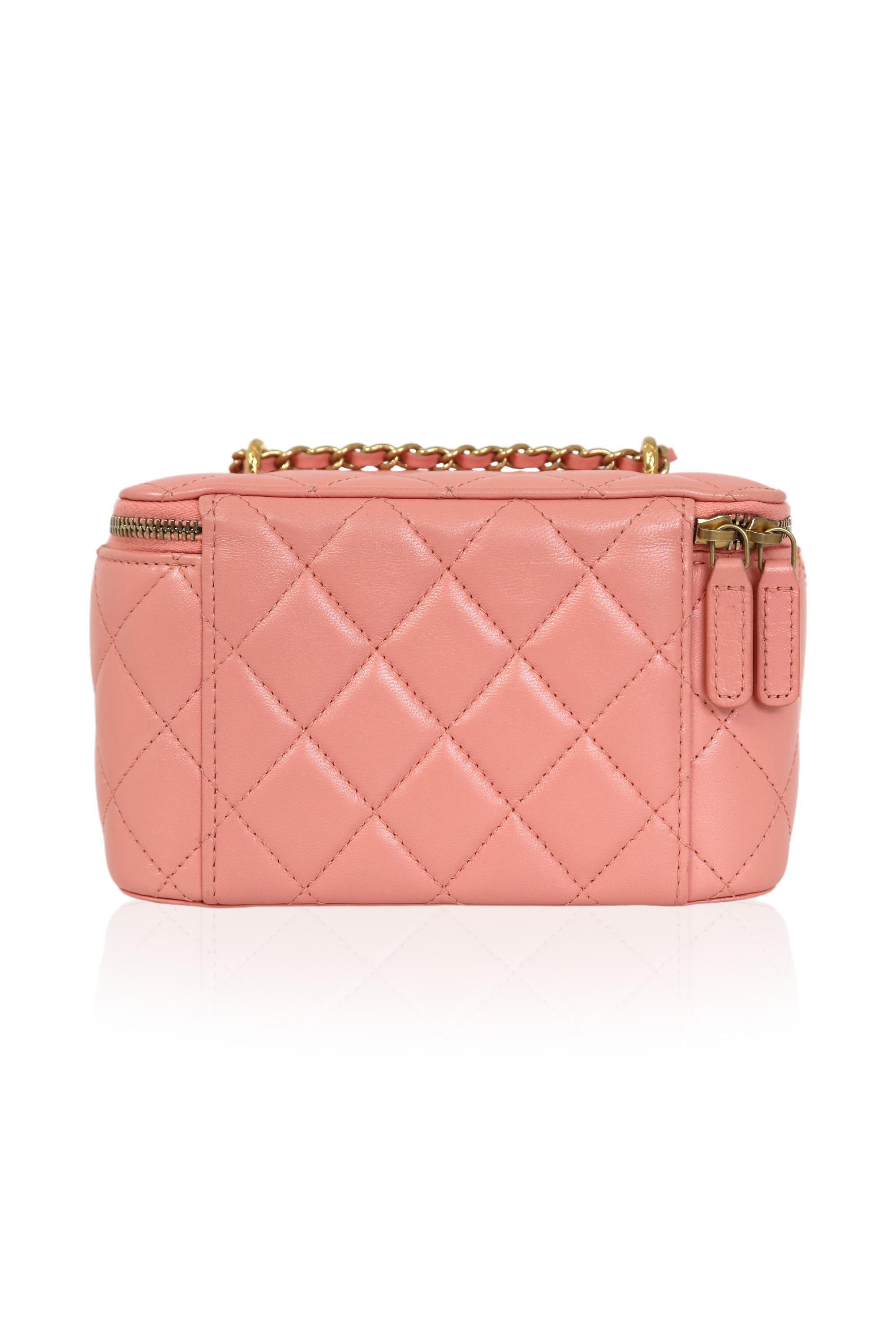 Women's or Men's Chanel Vanity Case Pink Leather Handbag For Sale