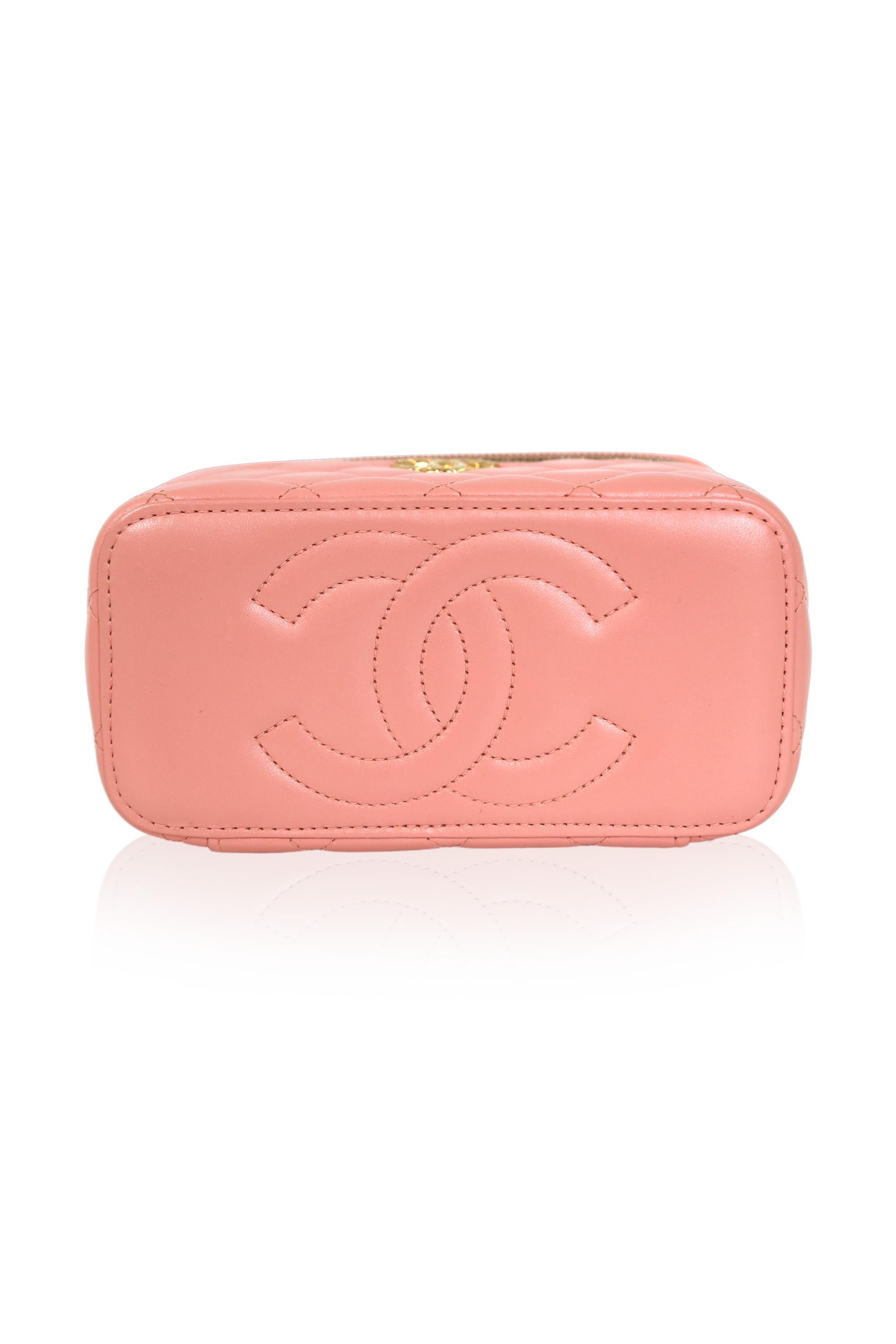 Chanel Vanity Case Pink Leather Handbag For Sale 1