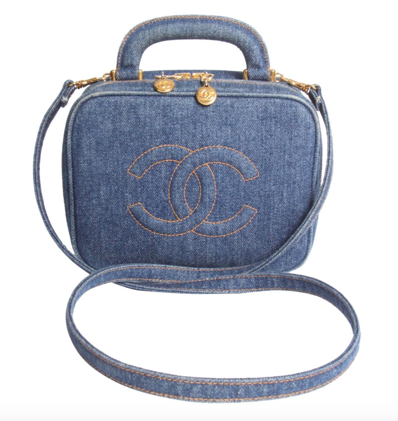 Chanel Vanity Case Rare Vintage Blue Mini Crossbody Black Denim Shoulder Bag Unisexe en vente