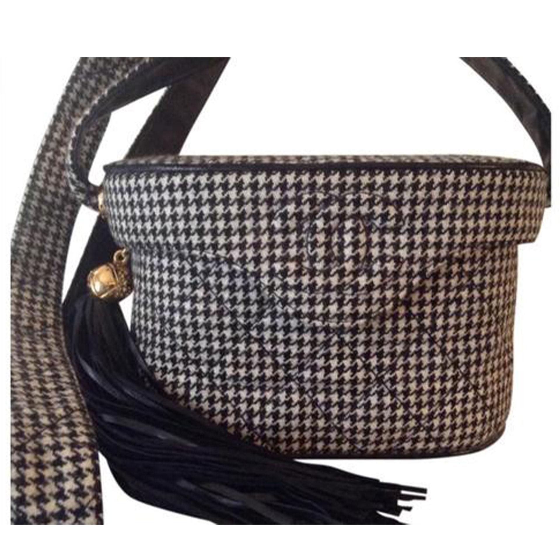 Femenino o masculino Chanel Vanity Case Bolso de lana muy pata de gallo Negro Blanco en venta