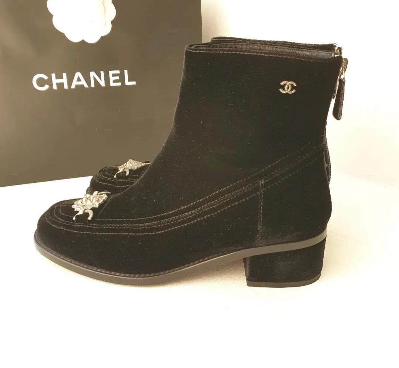 Chanel Velour Lion Ankle Boots In Good Condition For Sale In Krakow, PL