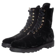 Chanel, bottes de combat à lacets en velours