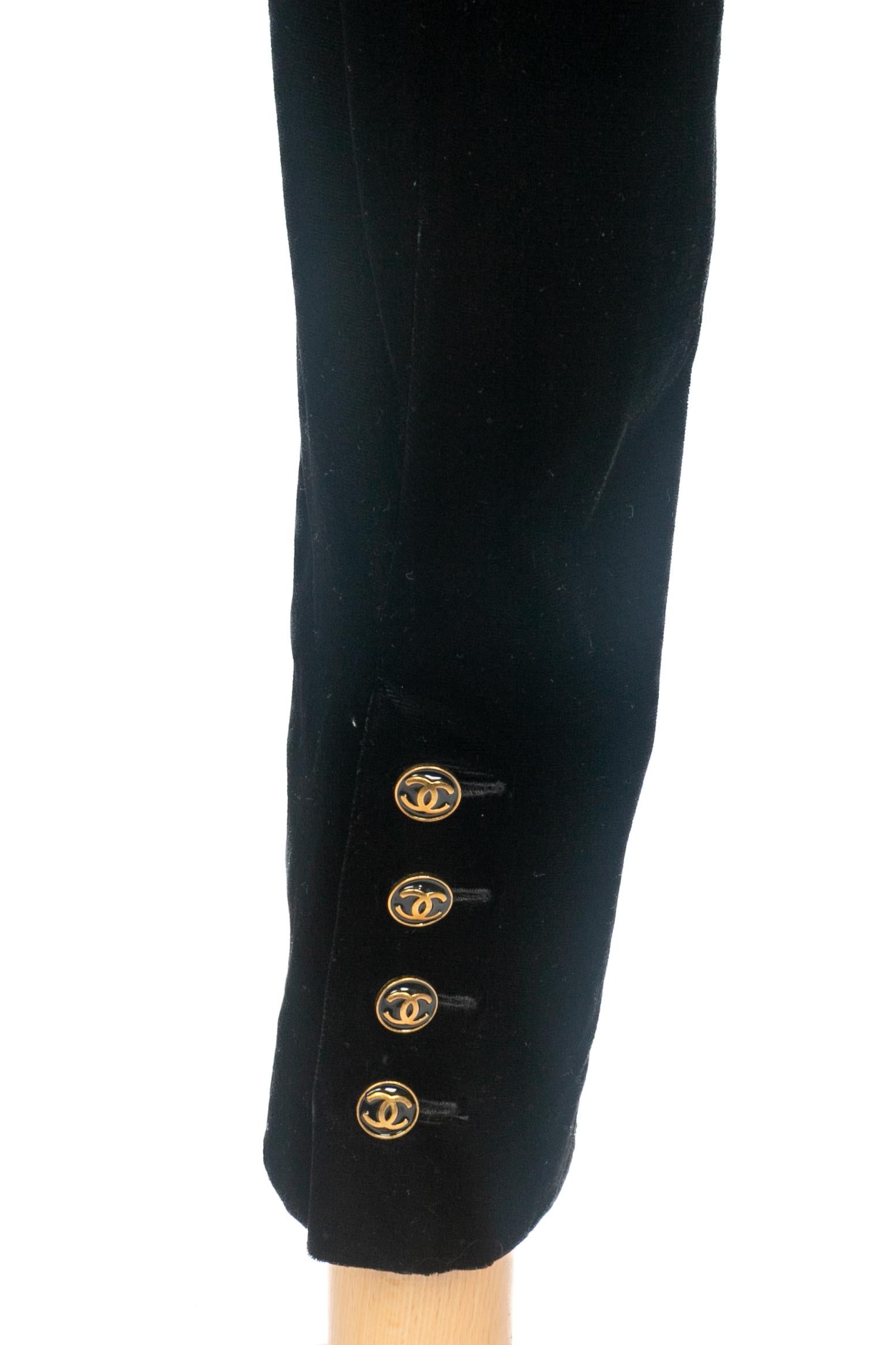 Donna Chanel velvet jumpsuit 1990s in vendita