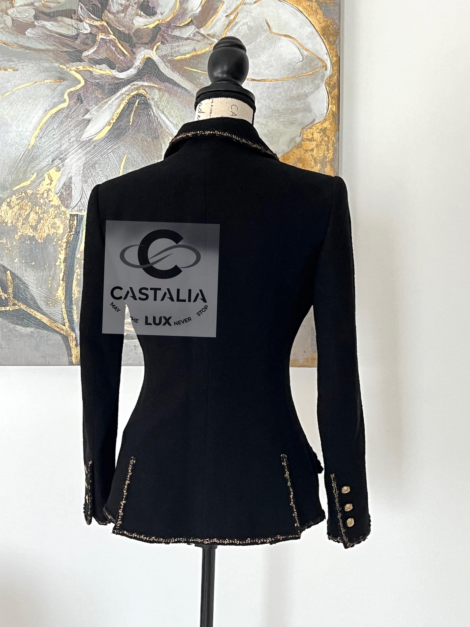 Chanel Giacca Venetian Grandeur in tweed nero 42 FR in vendita 7