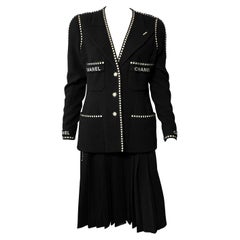 CHANEL - Very Good - Vintage Collection 28 Camellia Suit Jacket set 40, US 8