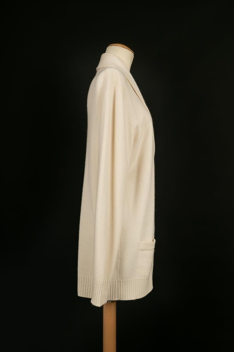 Women's Chanel Vest in White Cashmere Cardigan with Metal and Resin Buttons For Sale