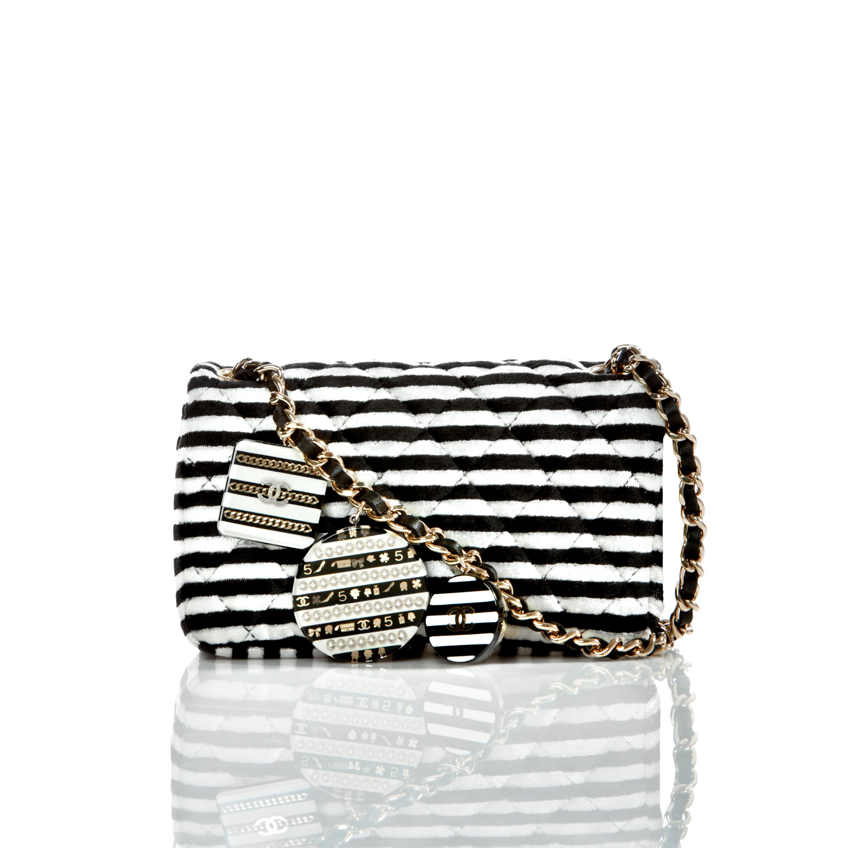 Chanel Vinatage Rare Striped Micro Mini Charm Velvet Crossbody Classic Flap Bag en venta 2