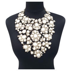 CHANEL Vintage 08P Collana Chanel in vetro bianco massiccio