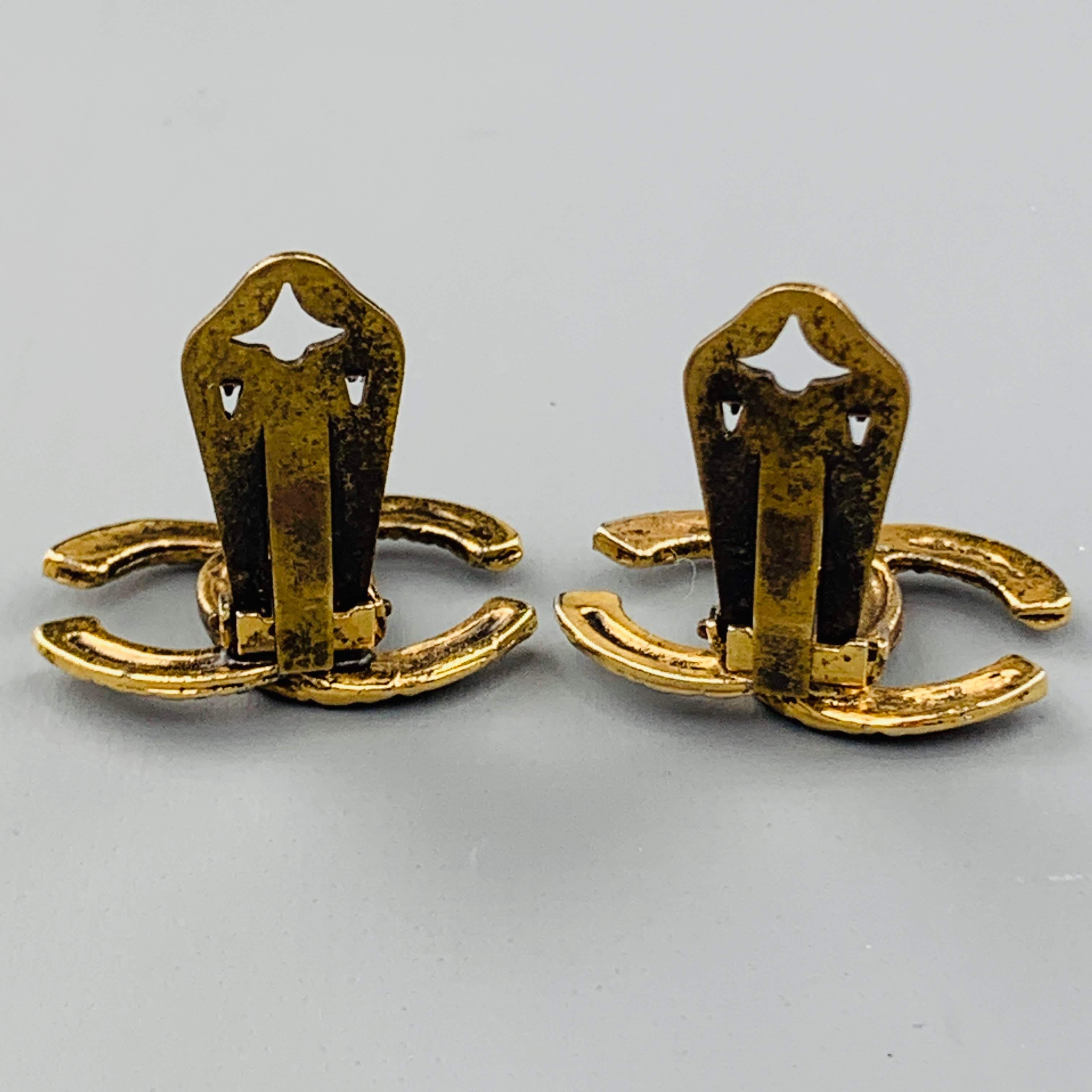 CHANEL VINTAGE 1950's Antique Gold Tone CC Clip On Earrings In Good Condition In San Francisco, CA