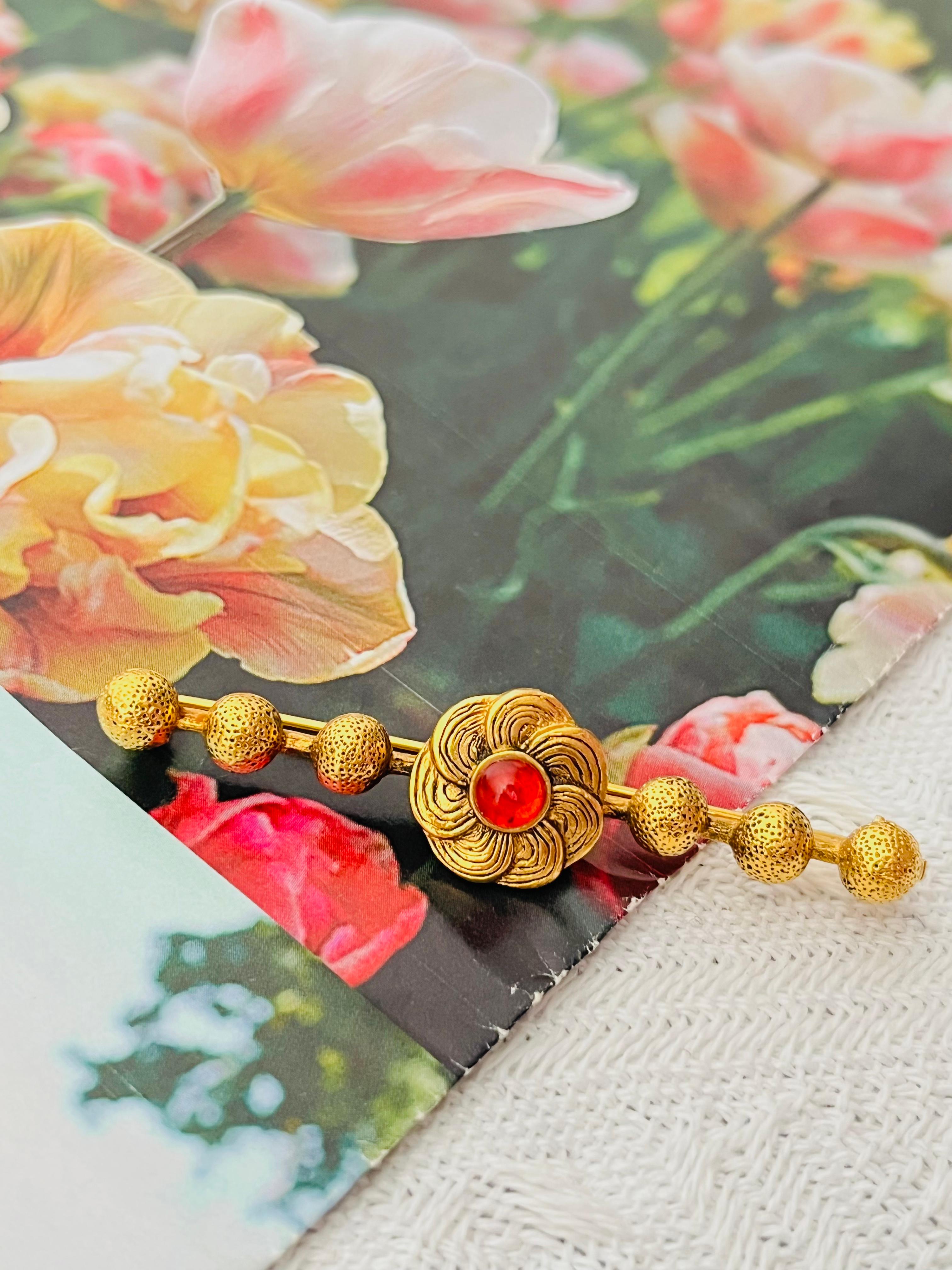 Chanel Vintage 1950s Blume Rubin Cabochon Lang 6 Dots Ball Barrette Gold Brosche (Art déco) im Angebot
