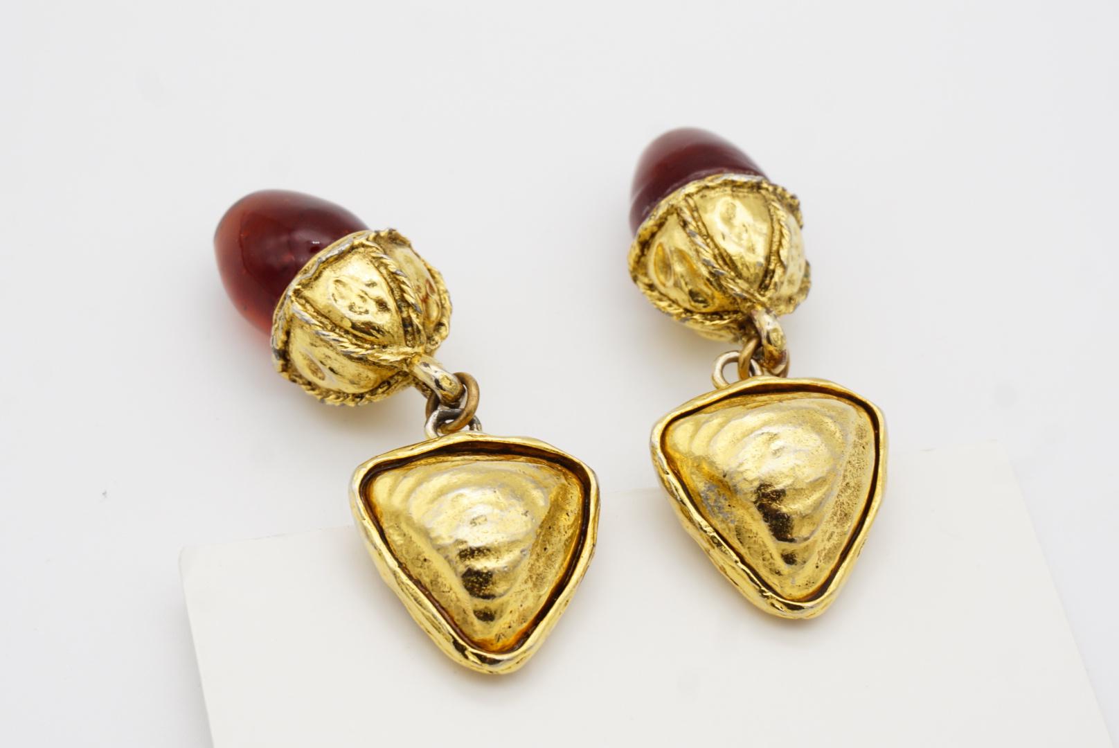 Chanel Vintage 1970 Gripoix Ruby Pine Cone Cabochon Triangle Drop Clip Earrings For Sale 5