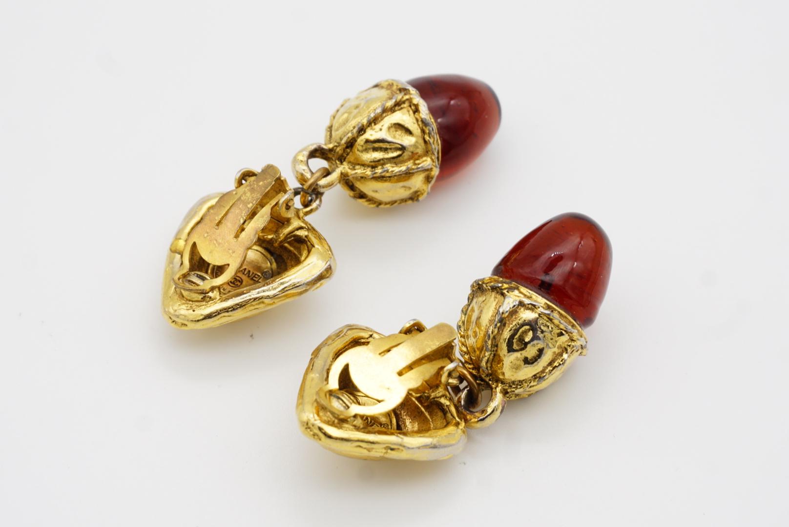Chanel Vintage 1970 Gripoix Ruby Pine Cone Cabochon Triangle Drop Clip Earrings For Sale 6