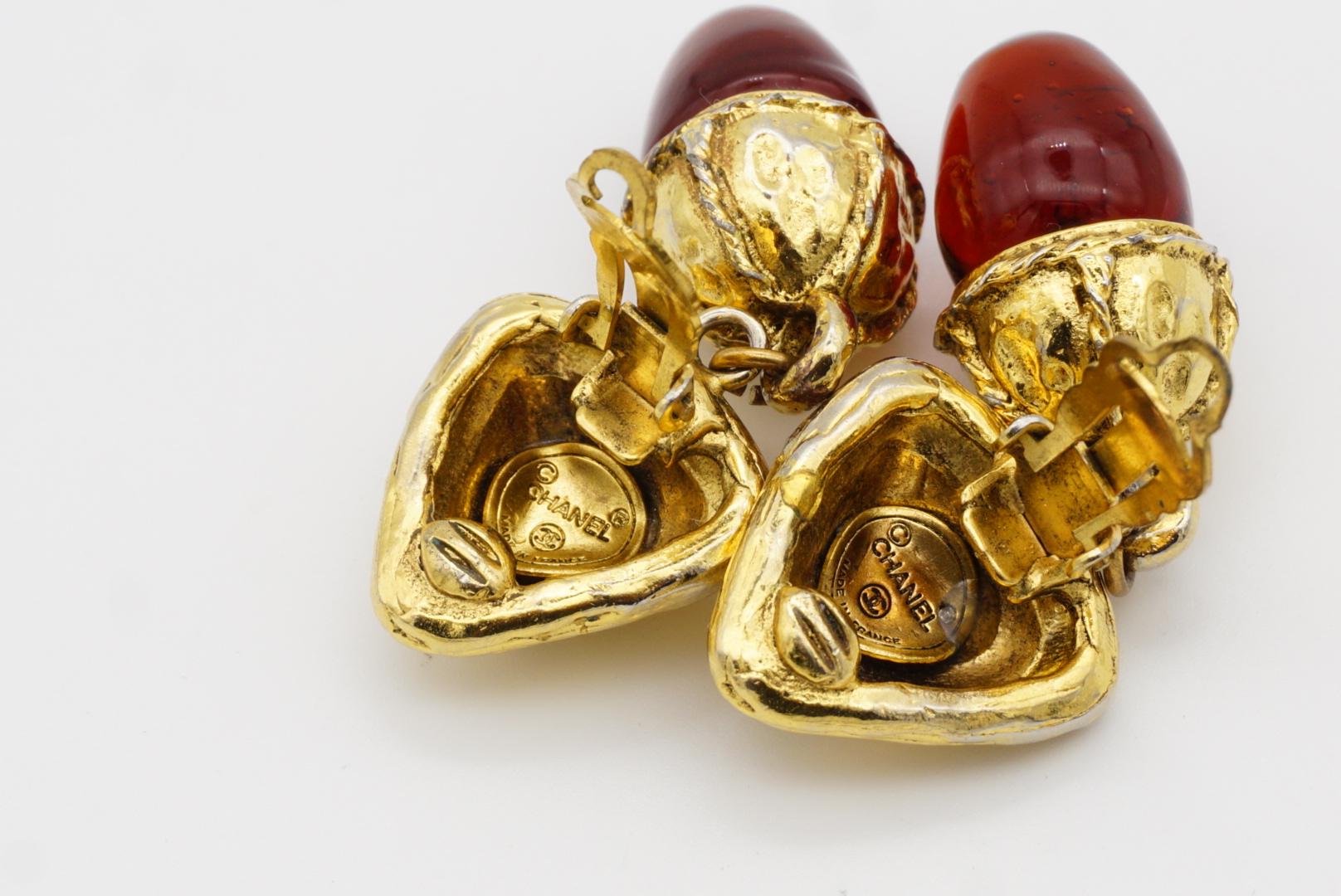 Chanel Vintage 1970 Gripoix Ruby Pine Cone Cabochon Triangle Drop Clip Earrings For Sale 7