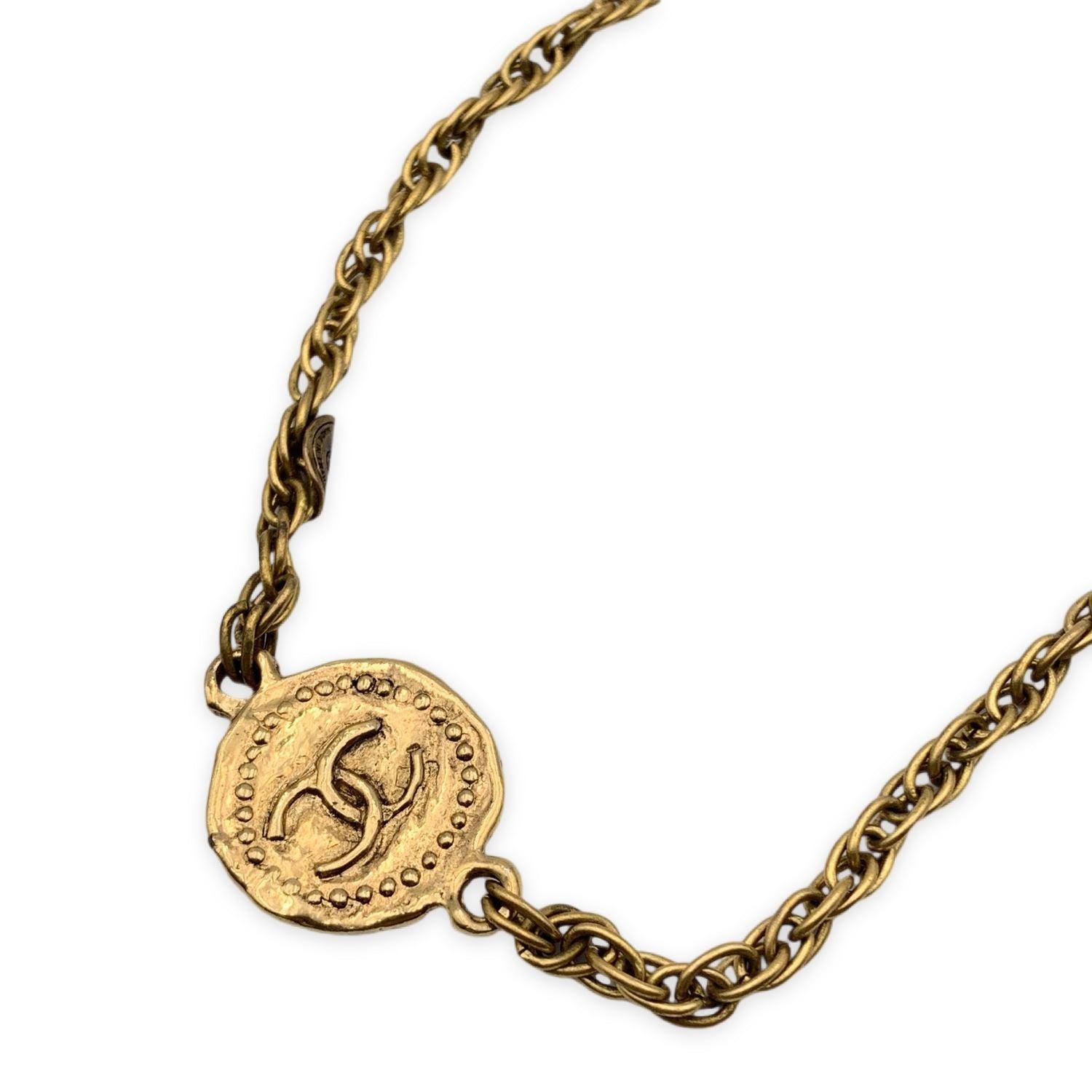 Chanel Vintage 1970s Gold Metal Long Medallion Coin Necklace In Excellent Condition For Sale In Rome, Rome