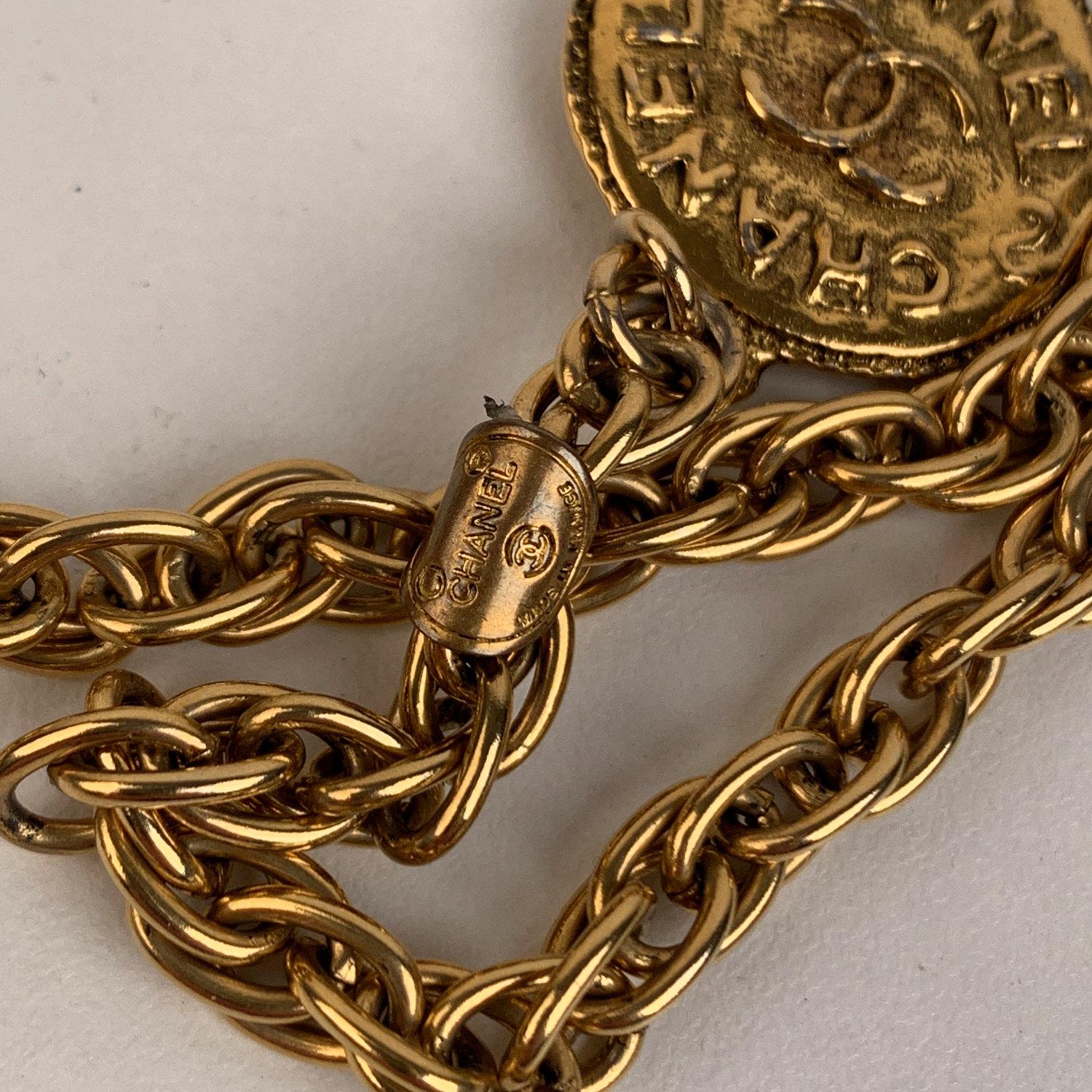 Chanel Vintage 1970s Gold Metal Long Medallion Necklace In Excellent Condition In Rome, Rome