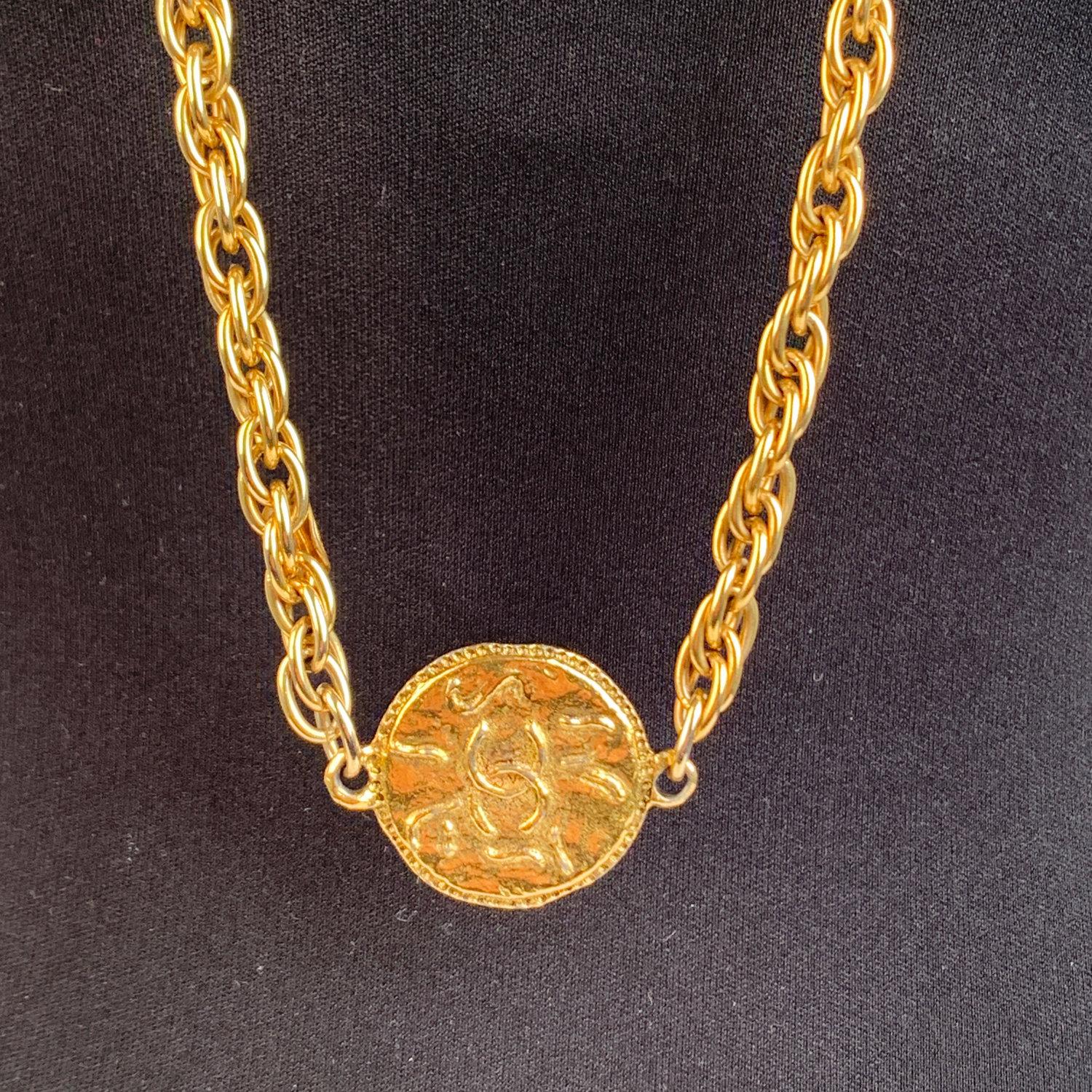 Chanel Vintage 1970s Gold Metal Long Medallion Necklace 5