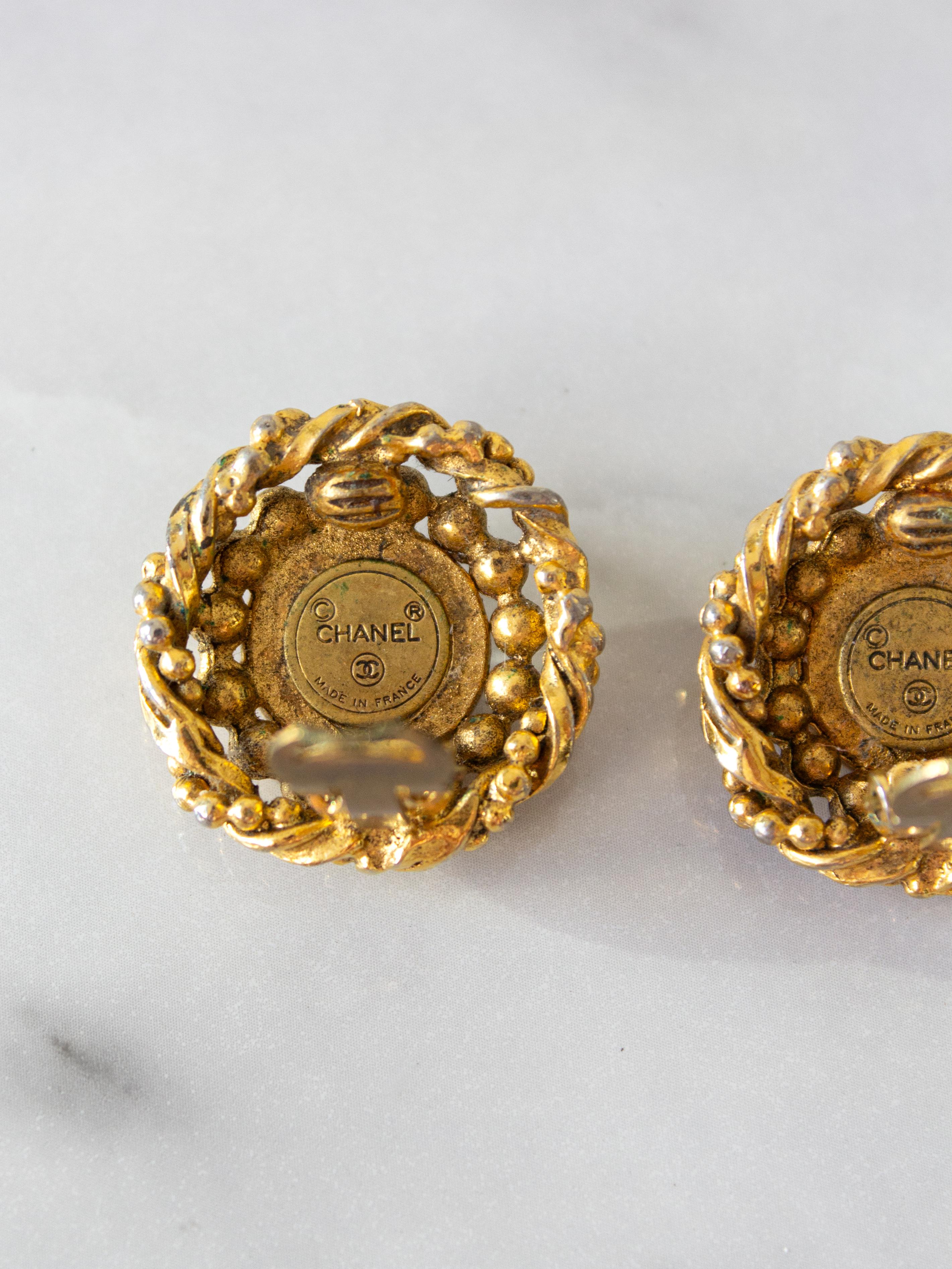 Chanel Vintage 1970s Gold-Plated Crystal Rhinestone Rope Bead Clip-On Earrings 8