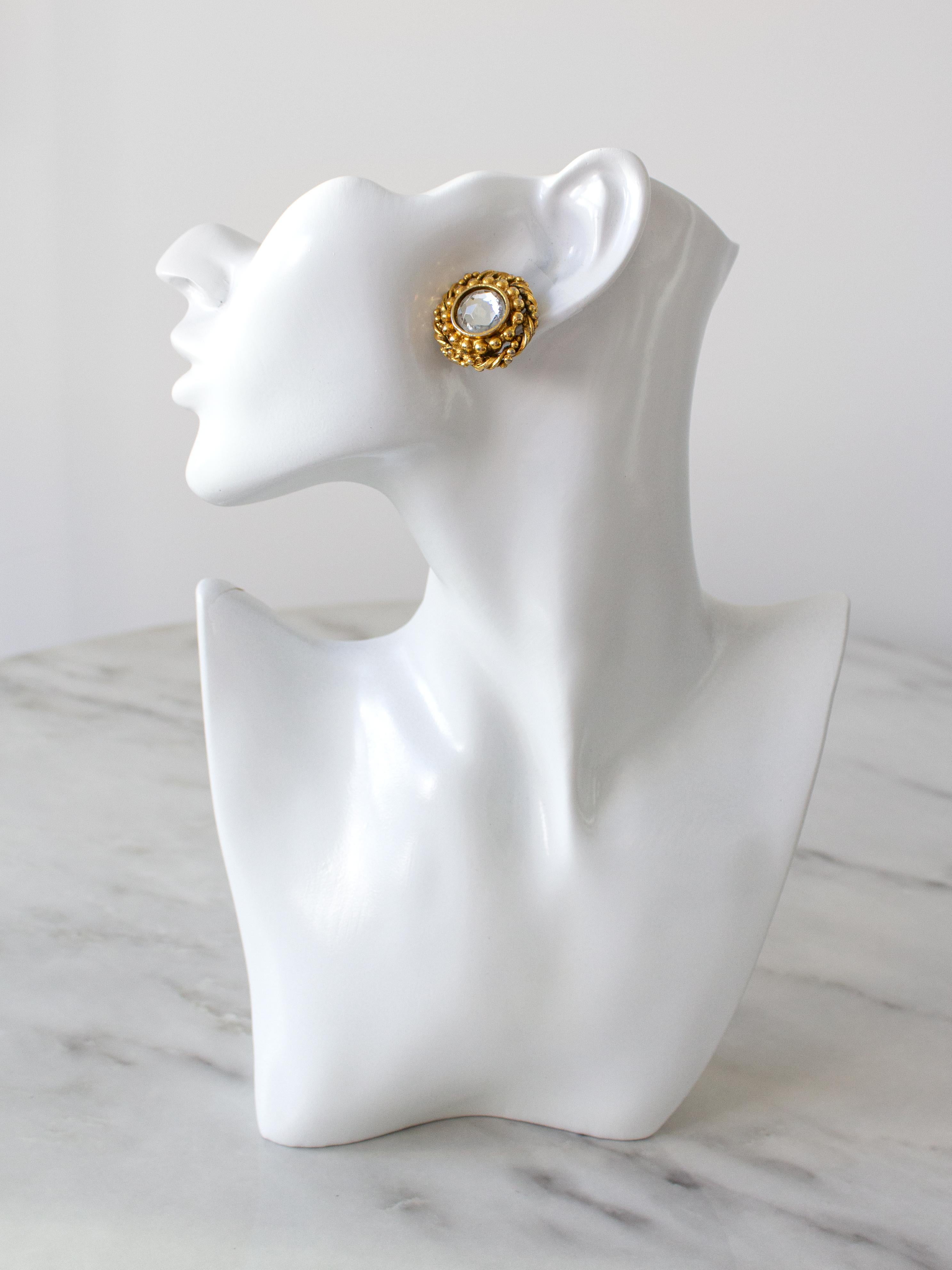 Chanel Vintage 1970s Gold-Plated Crystal Rhinestone Rope Bead Clip-On Earrings In Good Condition In Jersey City, NJ