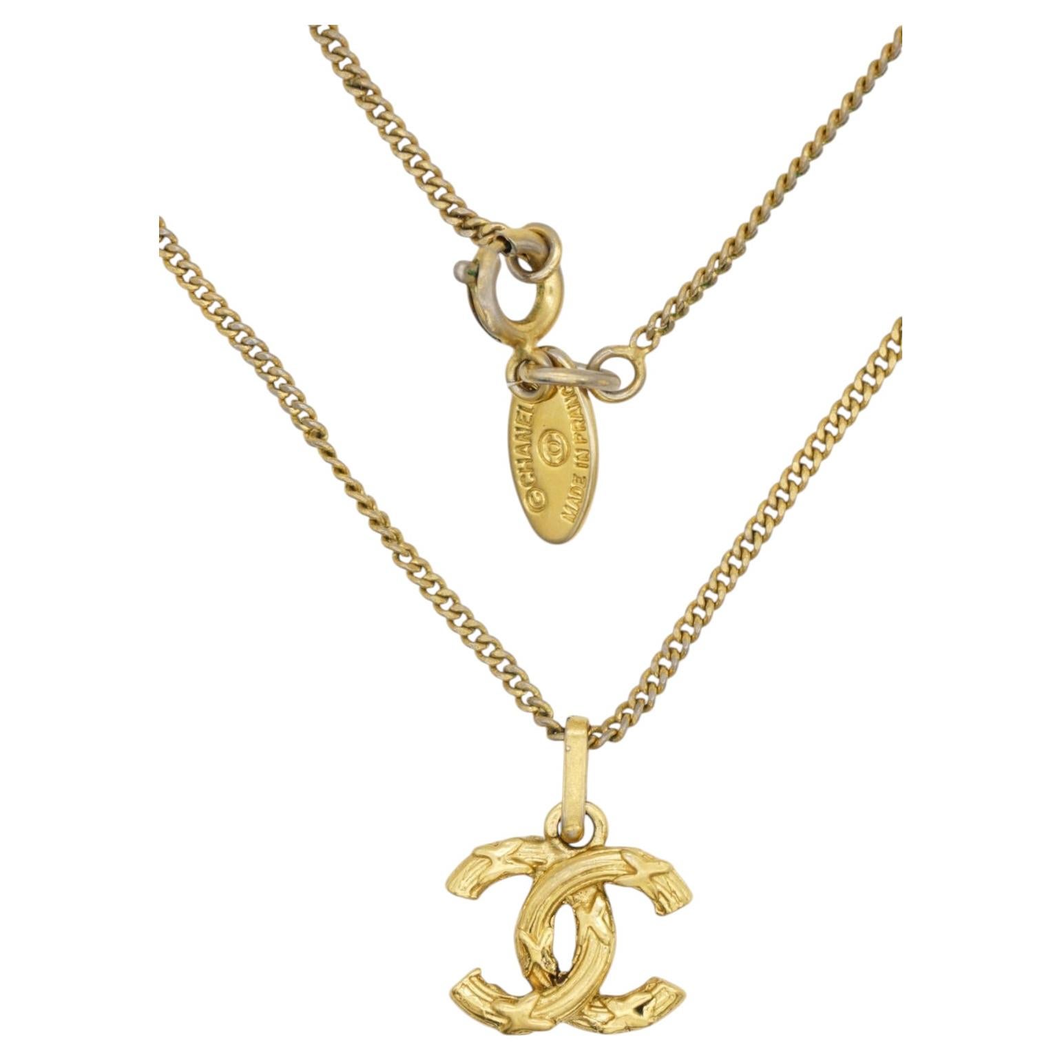 Chanel Vintage 1970 Iconic Gold Coco CC Logo Croce X Ciondolo Collana a catena