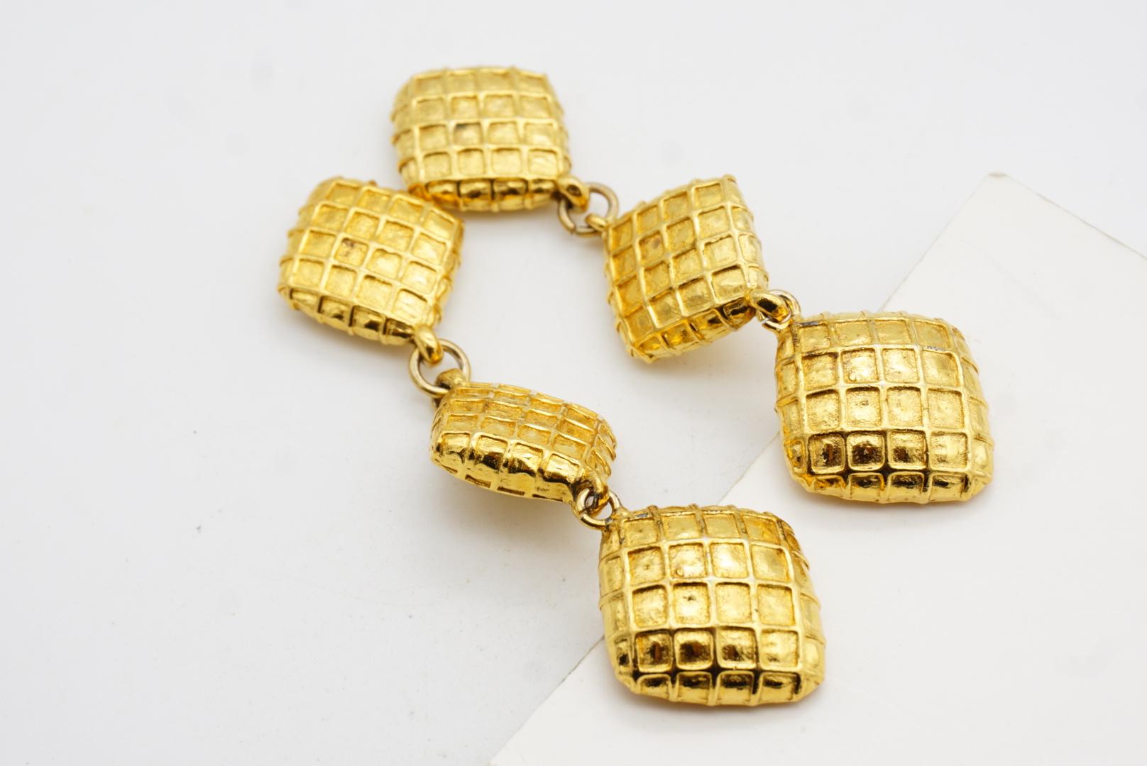 Chanel Vintage 1970s Large Iconic Trio 3 Waffle Matelassé Quilted Drop Earrings For Sale 6