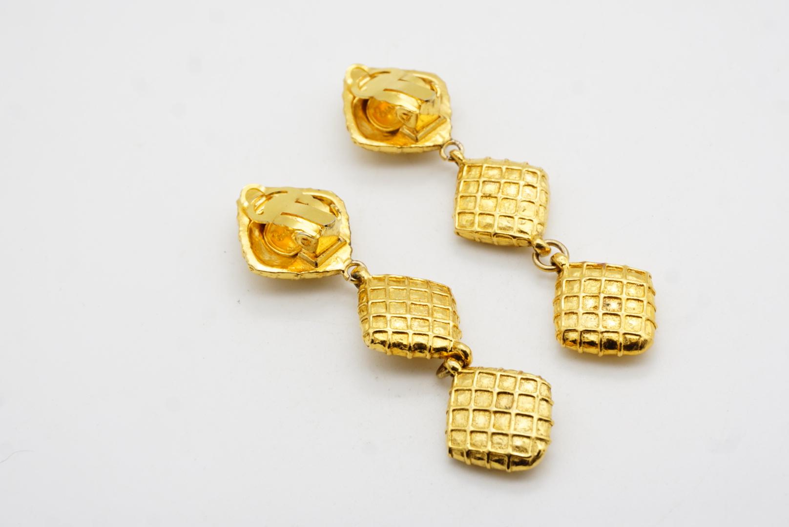 Chanel Vintage 1970s Large Iconic Trio 3 Waffle Matelassé Quilted Drop Earrings For Sale 9