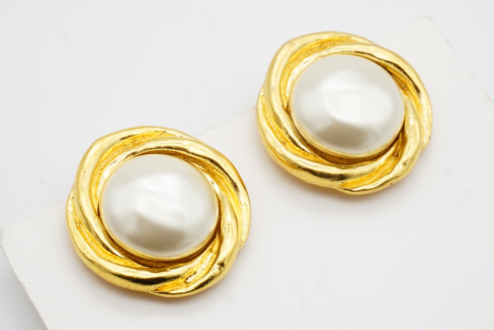 Chanel Vintage 1970s Large White Round Pearl Coco Spiral Twist Clip Earrings For Sale 5