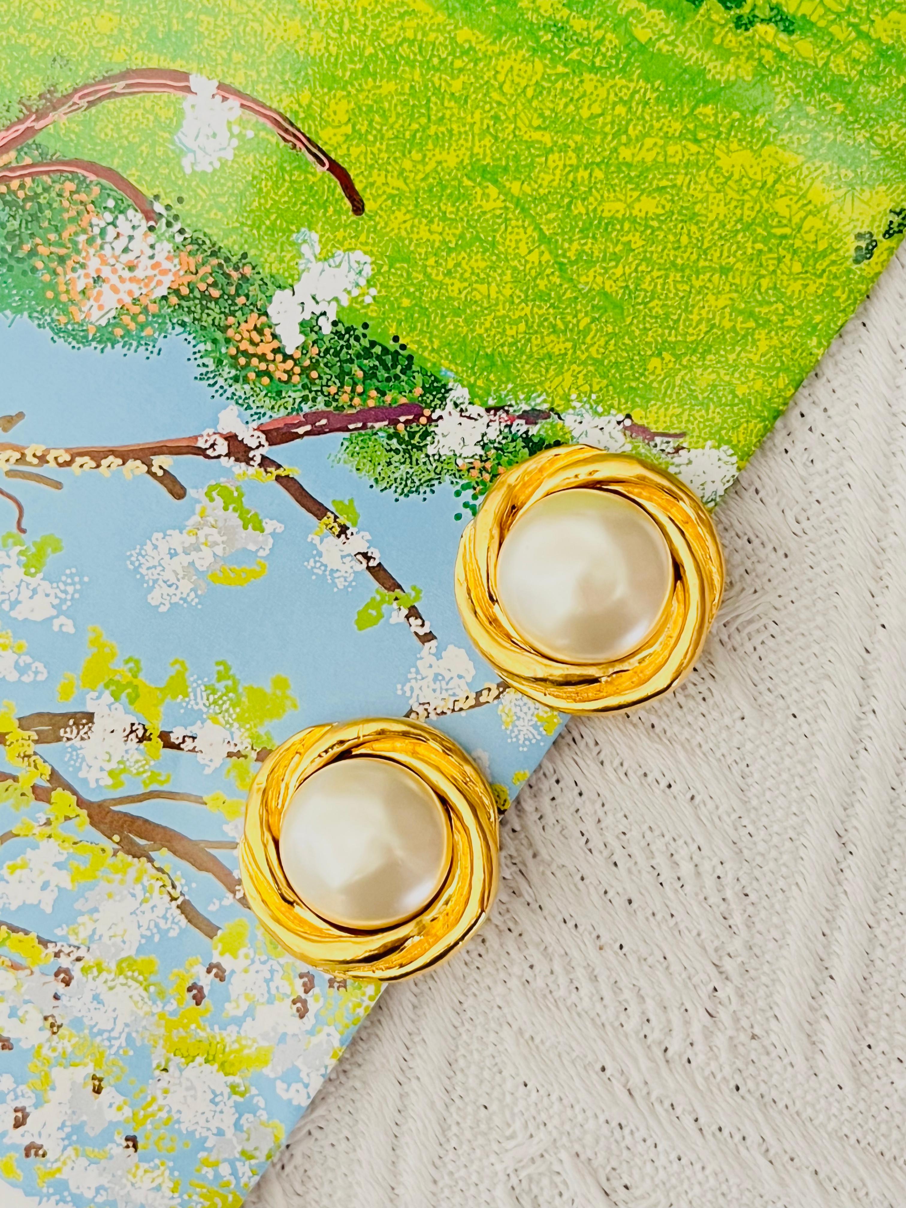 Art Deco Chanel Vintage 1970s Large White Round Pearl Coco Spiral Twist Clip Earrings For Sale
