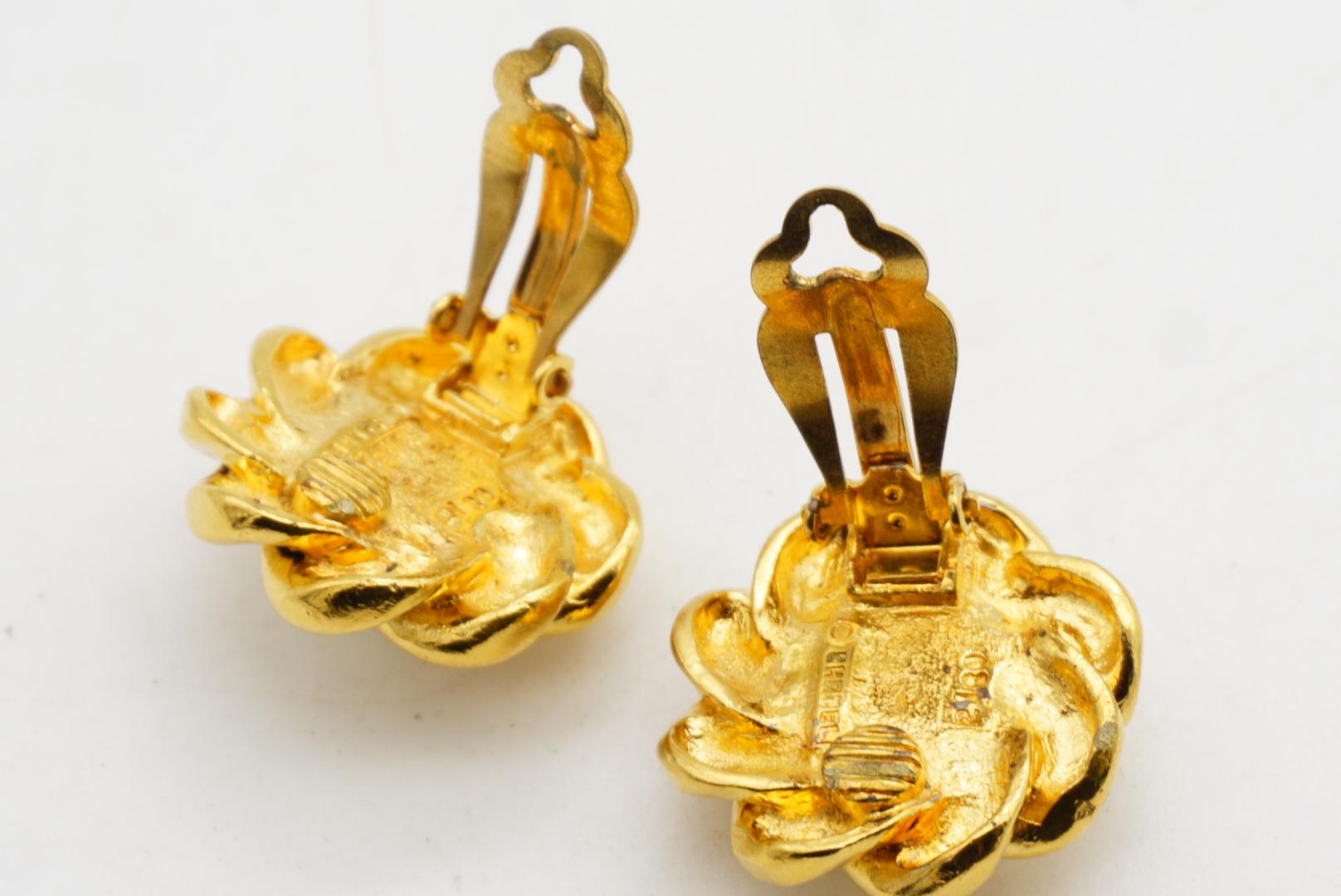 Chanel Vintage 1970s Große Weiße Runde Perle Blume Wirbel Twist Seil Ohrringe im Angebot 7