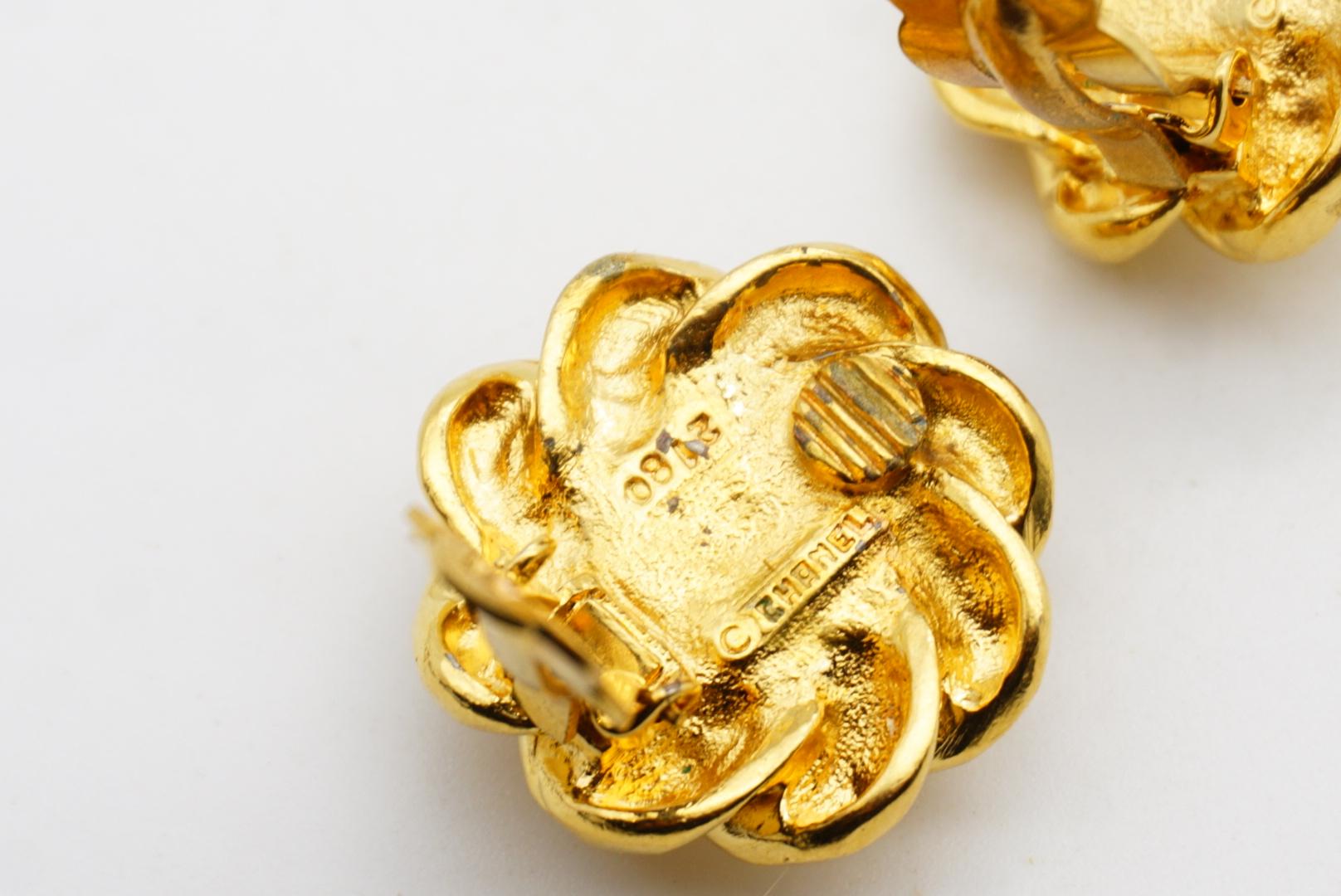 Chanel Vintage 1970s Große Weiße Runde Perle Blume Wirbel Twist Seil Ohrringe im Angebot 9