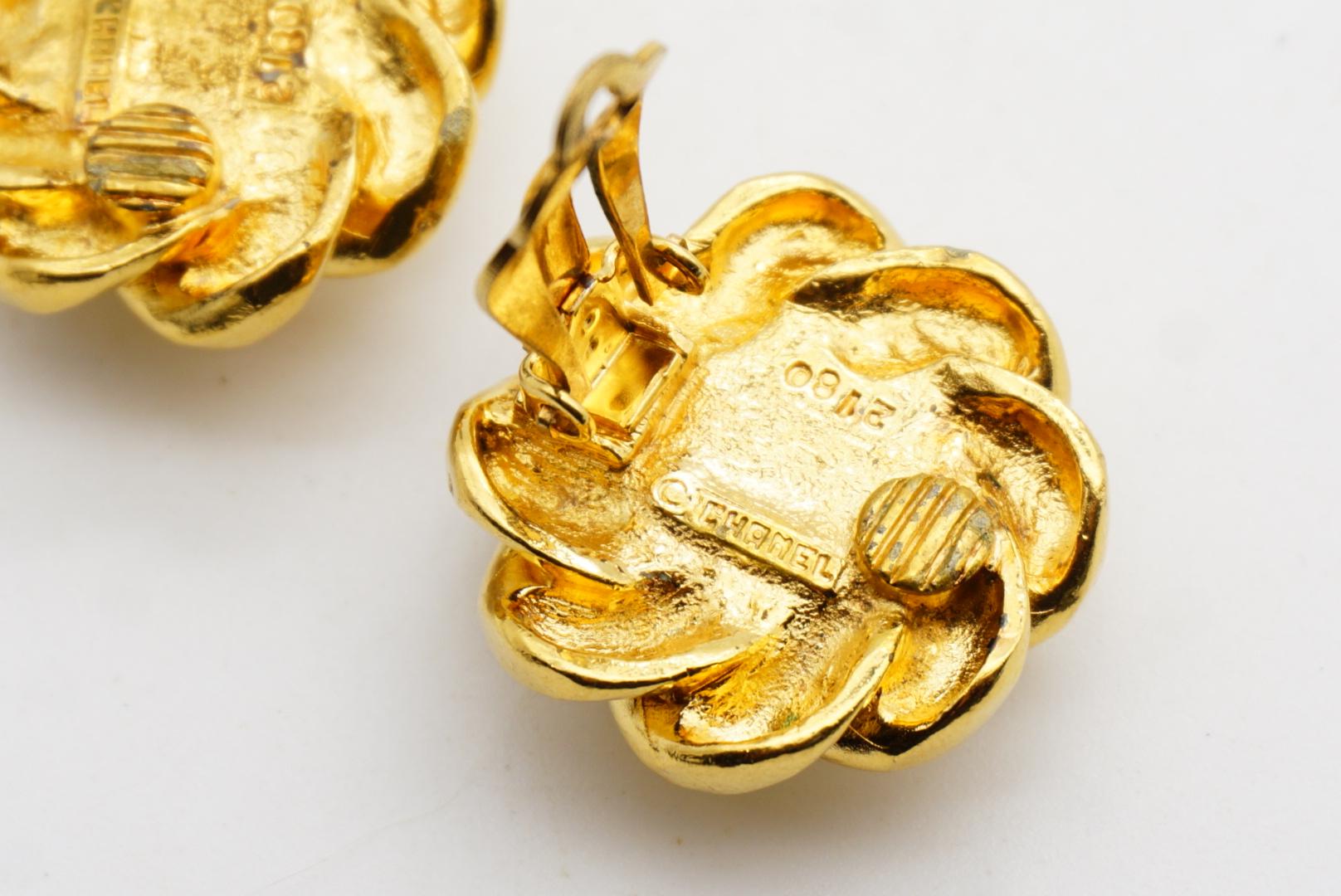 Chanel Vintage 1970s Große Weiße Runde Perle Blume Wirbel Twist Seil Ohrringe im Angebot 10