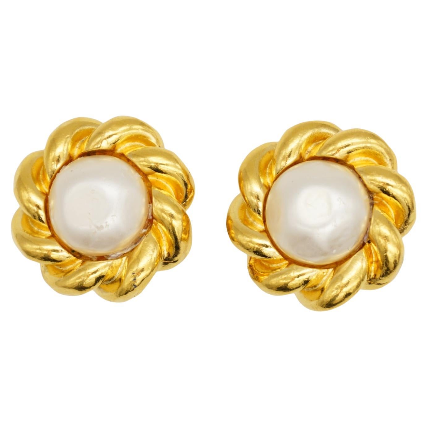 Chanel Vintage 1970s Große Weiße Runde Perle Blume Wirbel Twist Seil Ohrringe