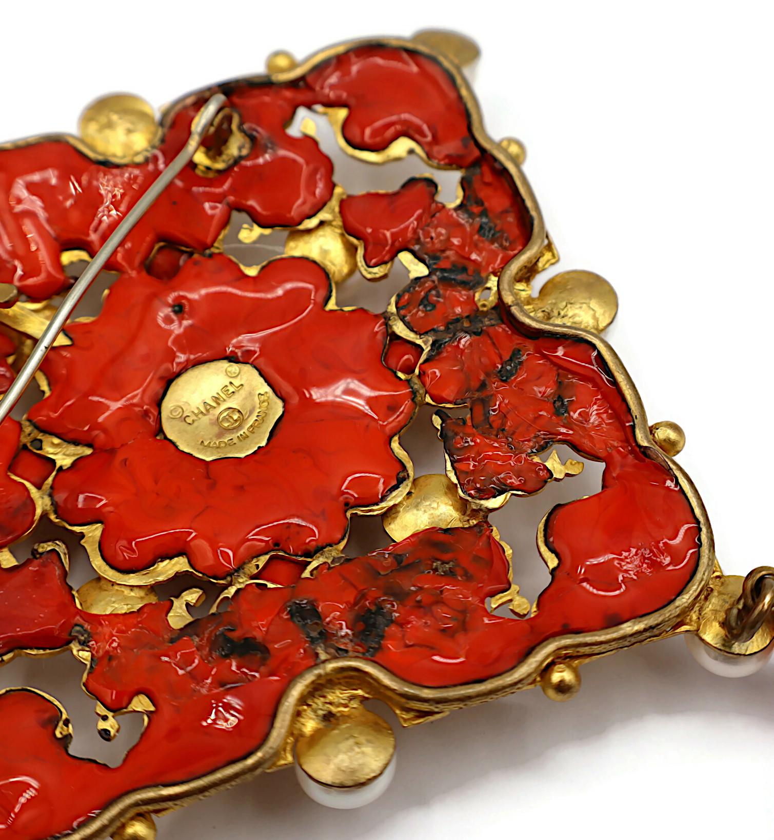 CHANEL Vintage 1970s Massive Intricate Filigree Gold Tone Diamond Brooch Pendant For Sale 9