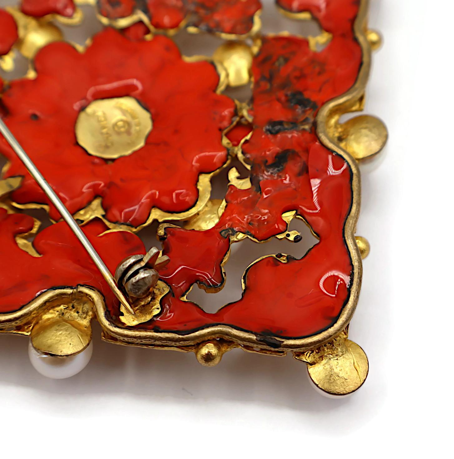 CHANEL Vintage 1970s Massive Intricate Filigree Gold Tone Diamond Brooch Pendant For Sale 12
