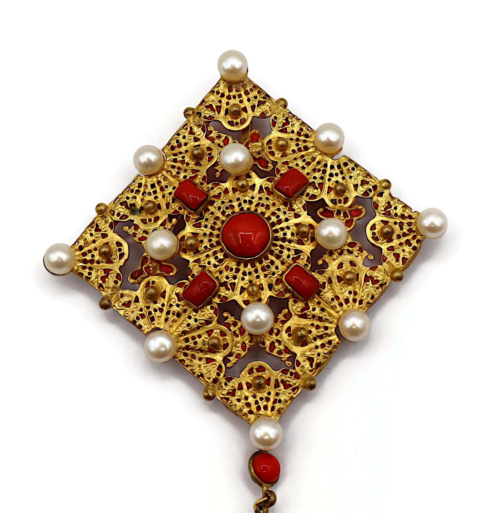 CHANEL Vintage 1970s Massive Intricate Filigree Gold Tone Diamond Brooch Pendant For Sale 2