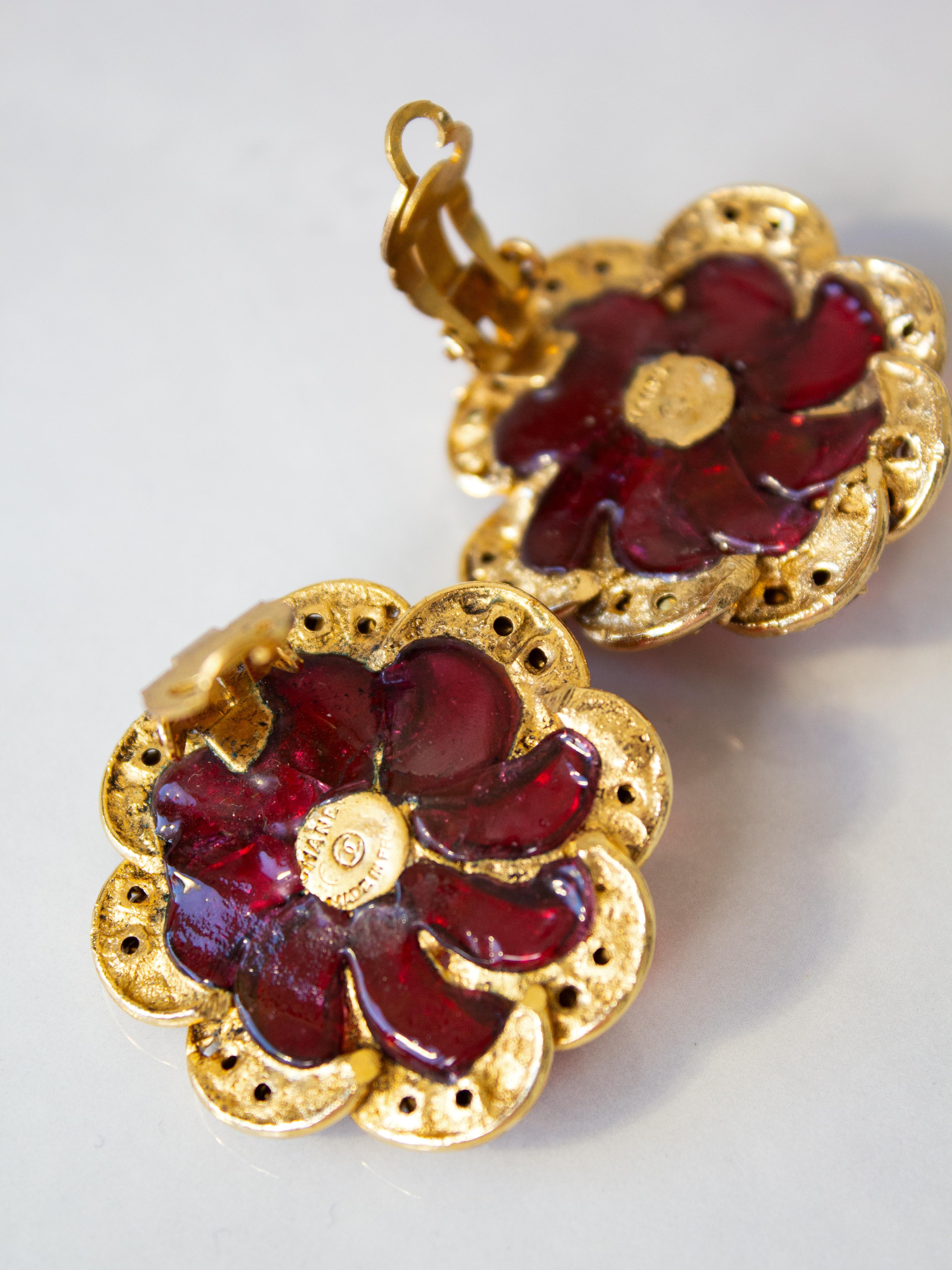 Chanel Vintage 1970s Red Gold Gripoix Crystal Flower Camellia Clip On Earrings For Sale 4